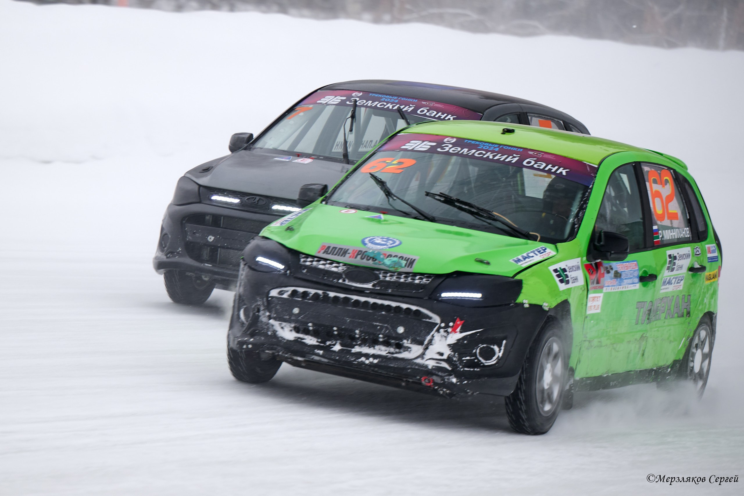 Трековые автогонки на льду Чемпионат России. Спортивный репортажный фотограф в Ижевске Сергей Мерзляков