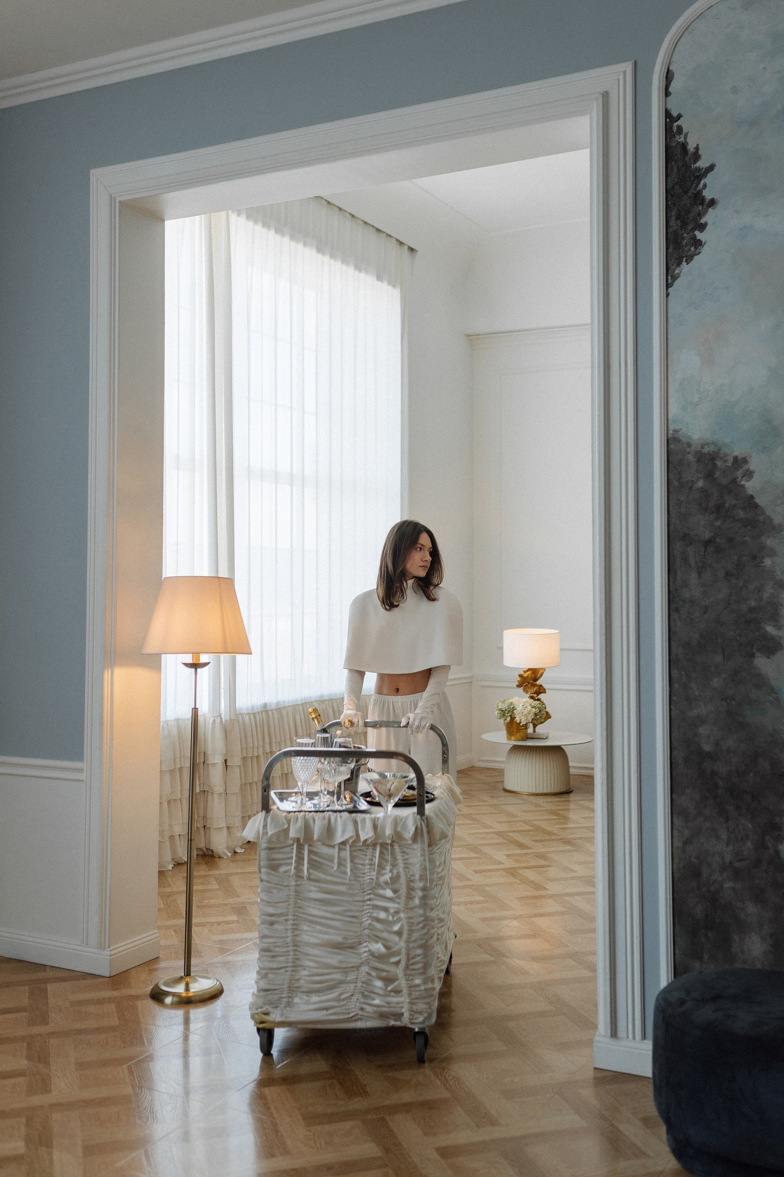 Белый образ невесты и осётр, fashion-съёмка, фотограф Новороссийск, Новороссийск сегодня