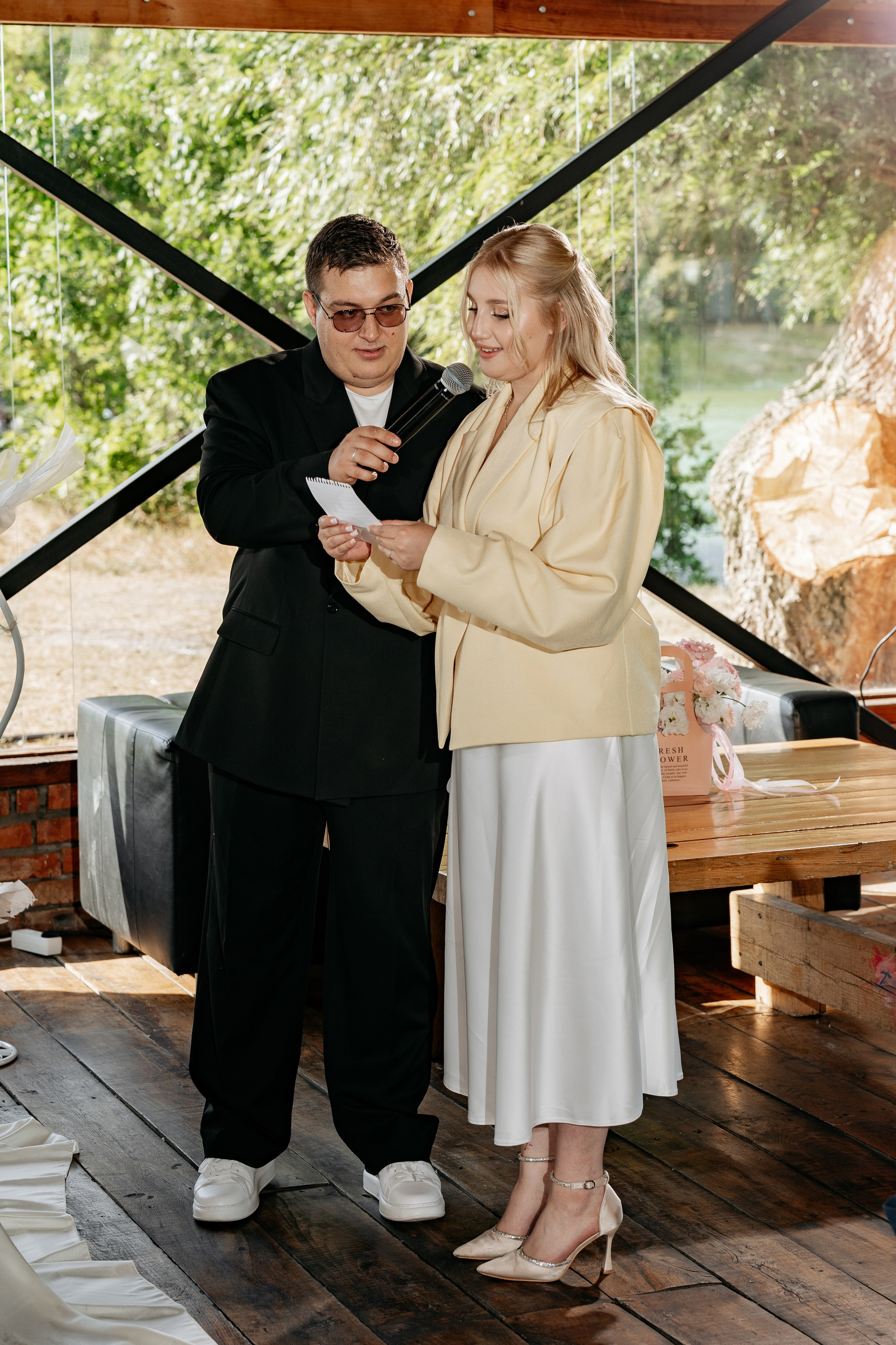 Свадебная фотография на банкете — Трогательные речи и тосты гостей.