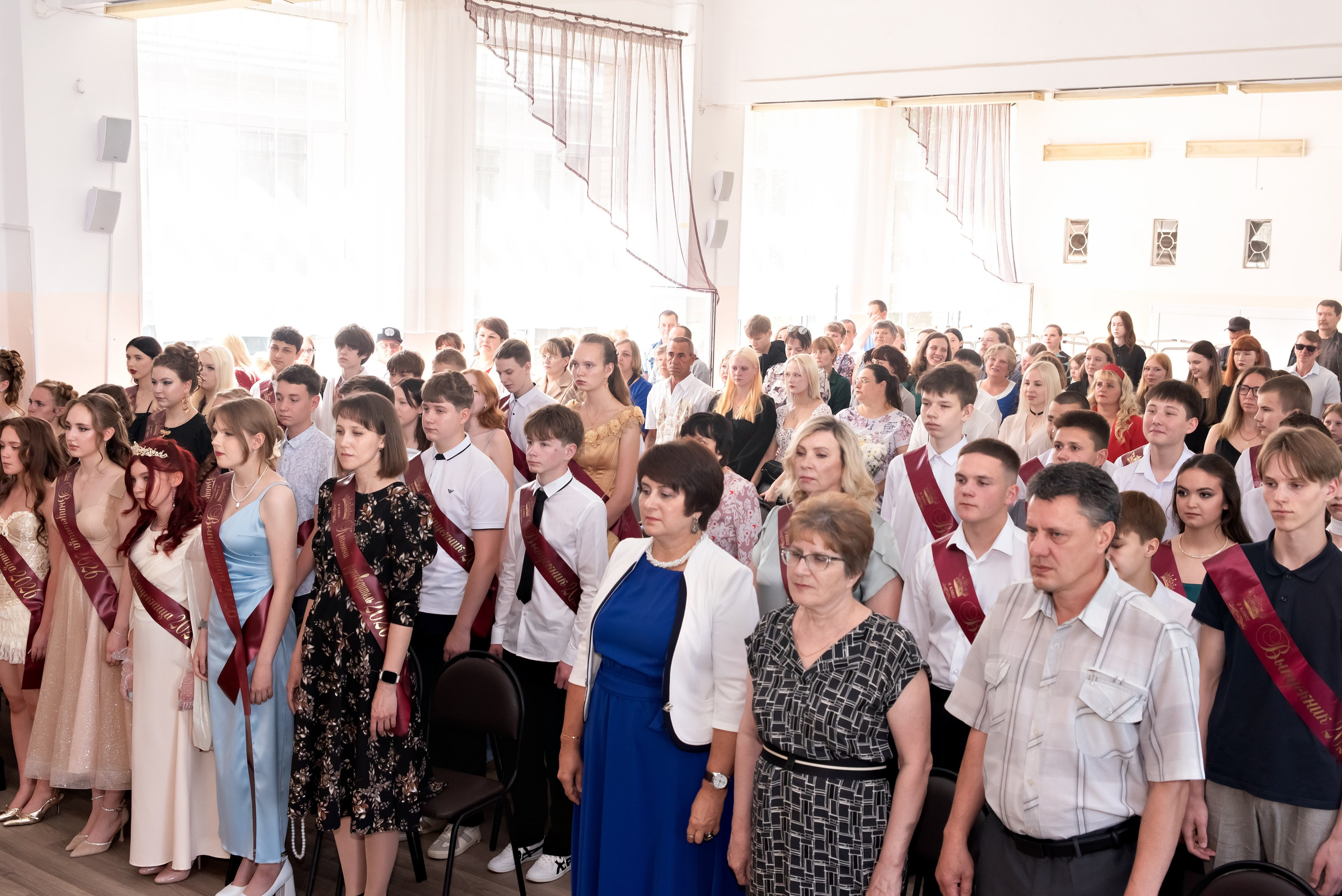 Выпускной школы № 3 вручение аттестатов в актовом зале. Свадебный и семейный фотограф в Кыштыме Челябинске Марина Шигапова