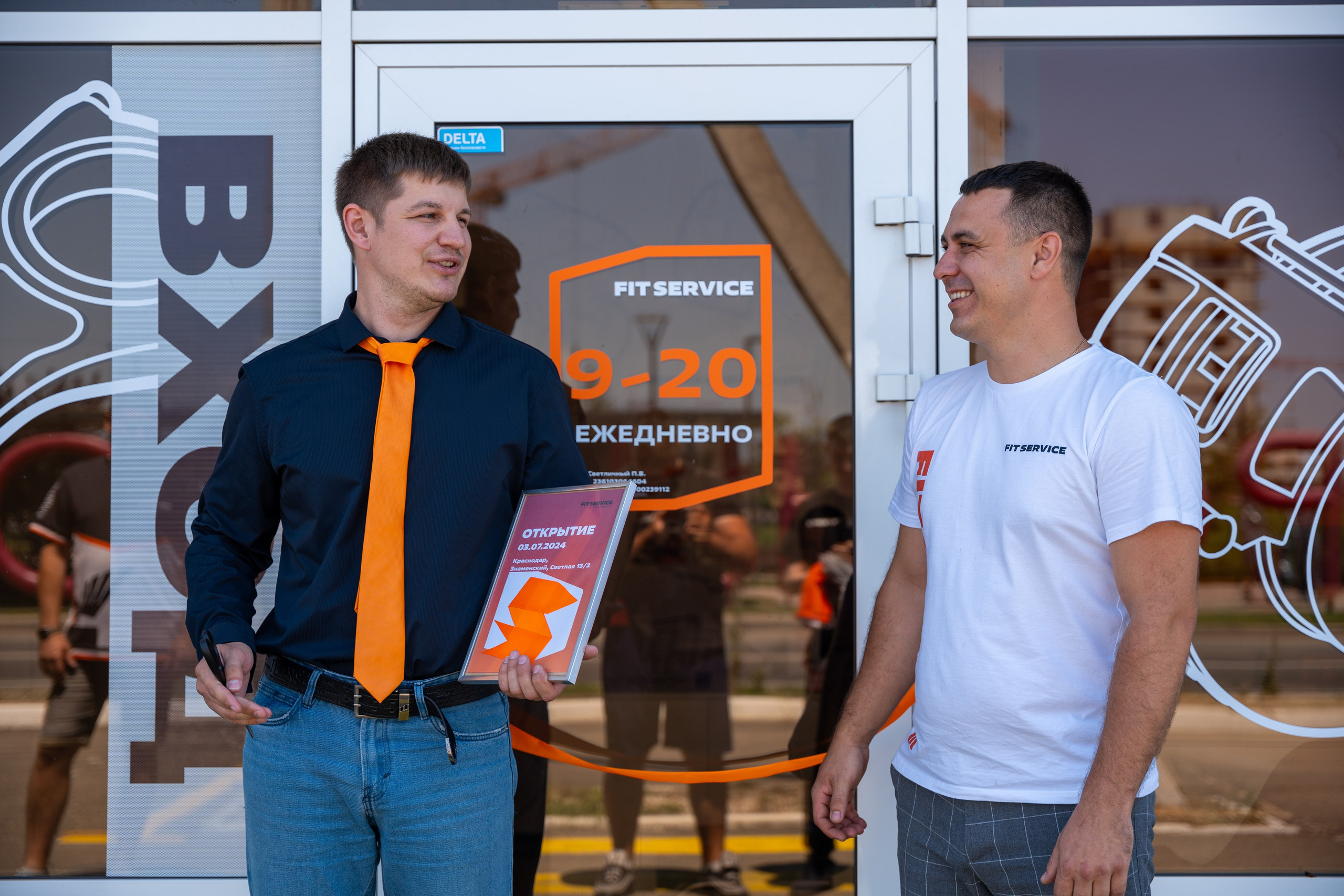 Интерьерная фотосъемка автосервиса Fit Service в Краснодаре — сеть СТО Профессиональная фотосъемка интерьера техцентра в Краснодаре. Шедевры для Вас! Фотограф и Видеограф в Краснодаре Пахиев Руслан