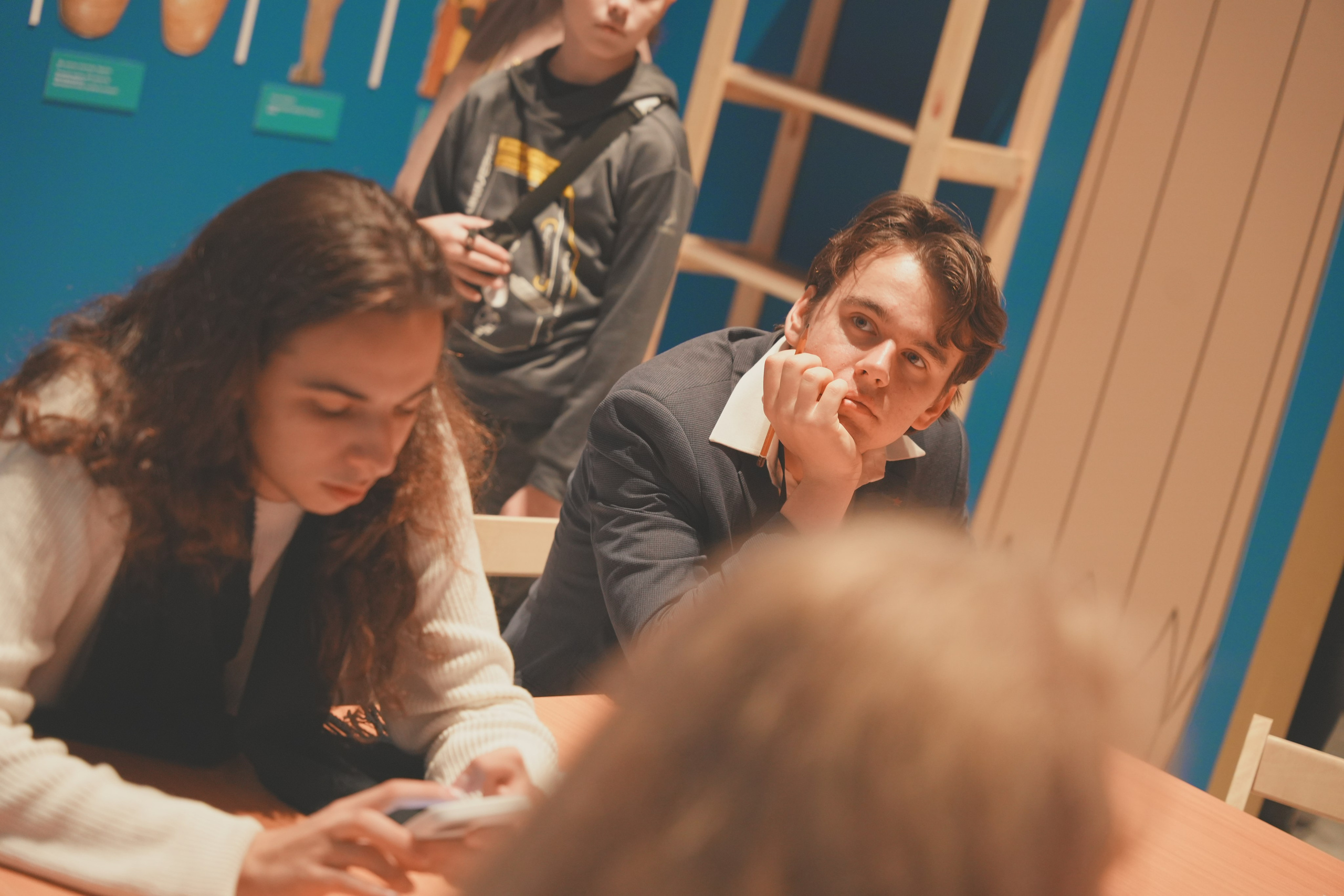 Экскурсия для туристов. Уголок фототворчества Никиты Усачева