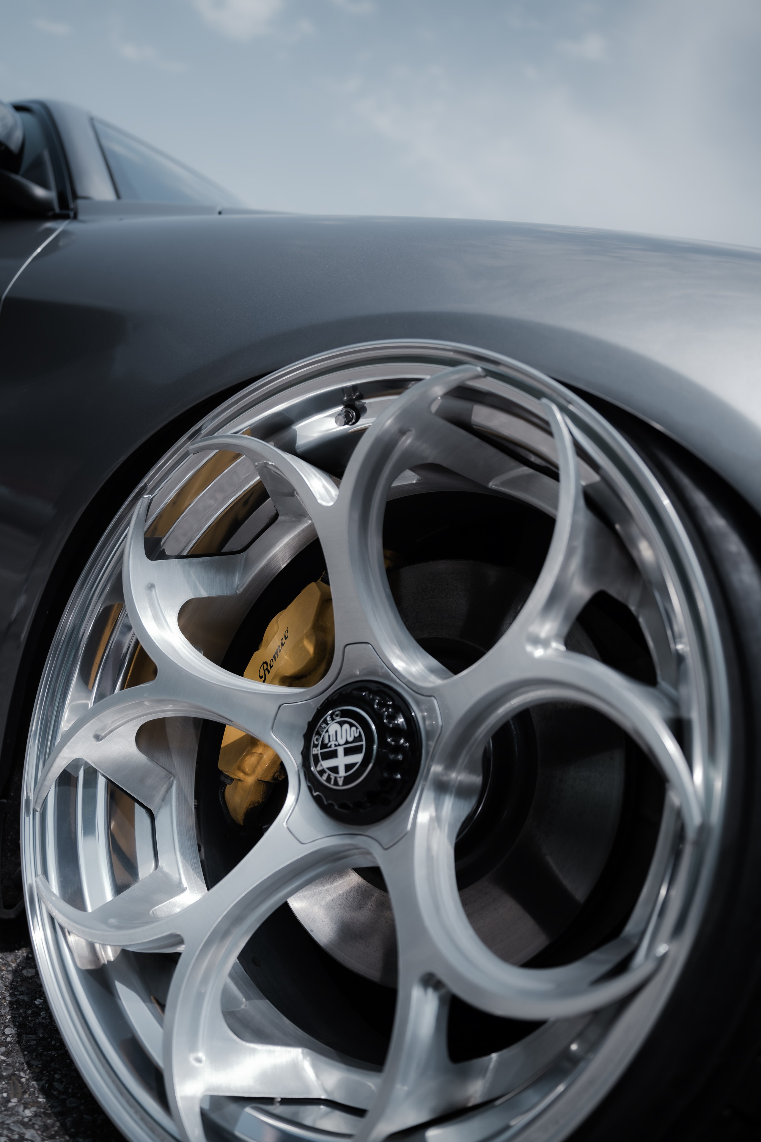 //GROUNDED2025. Автомобильный фотограф