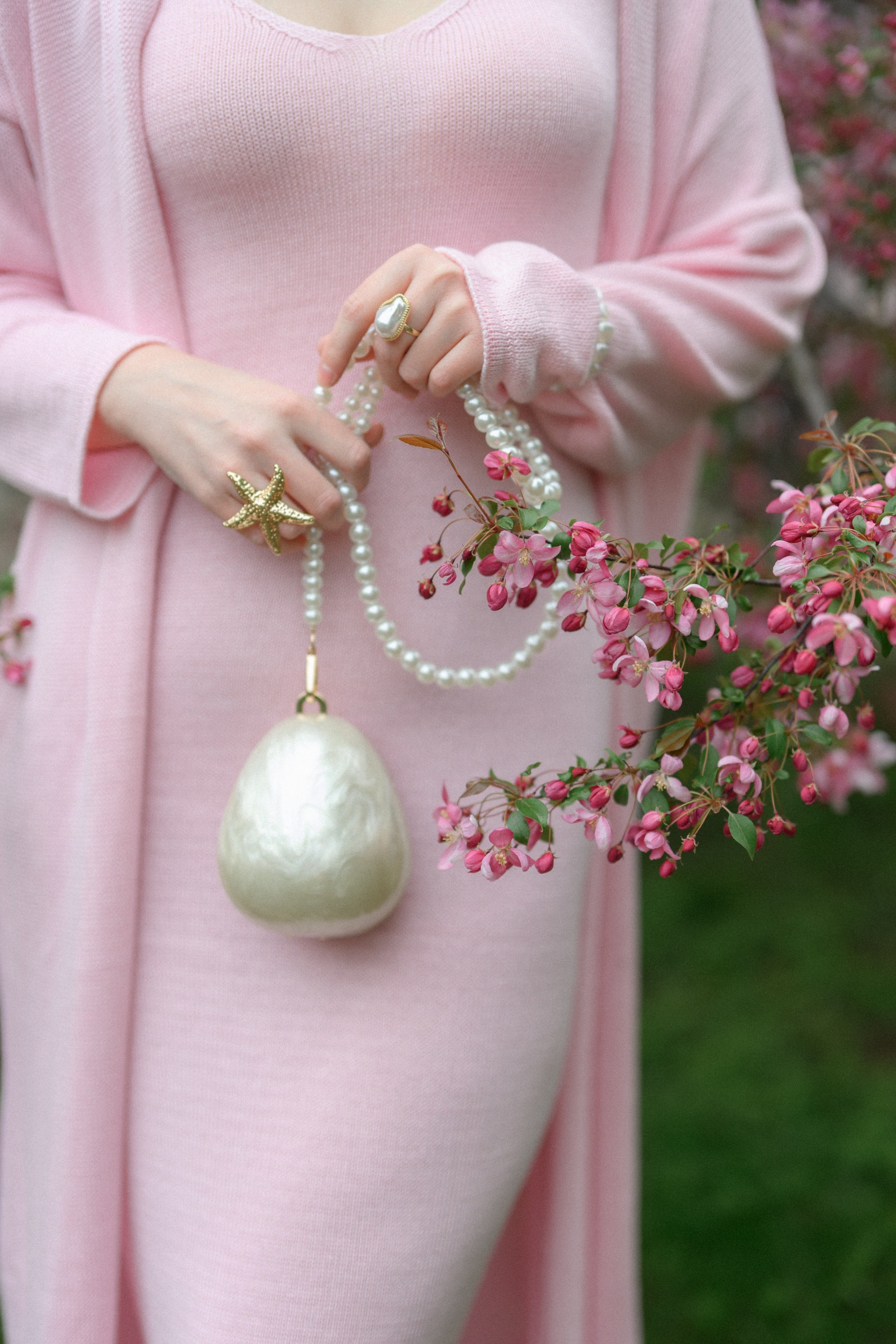 Фотосессии в розовом цветении в Екатерининском парке в Москве. Semerlina.ru