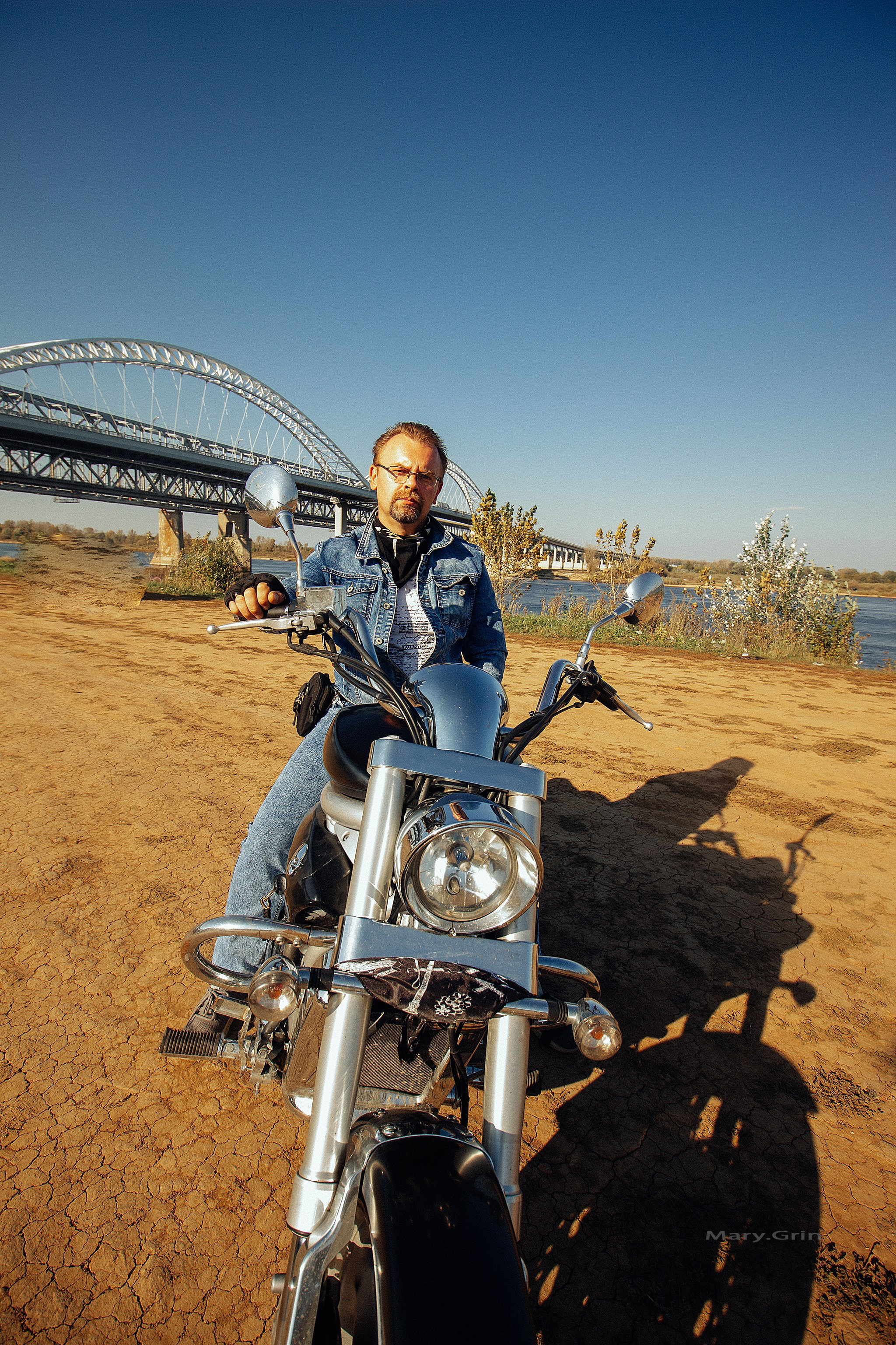 Дмитрий с мотоциклом. Детский и семейный фотограф, фотограф мероприятий Нижний Новгород