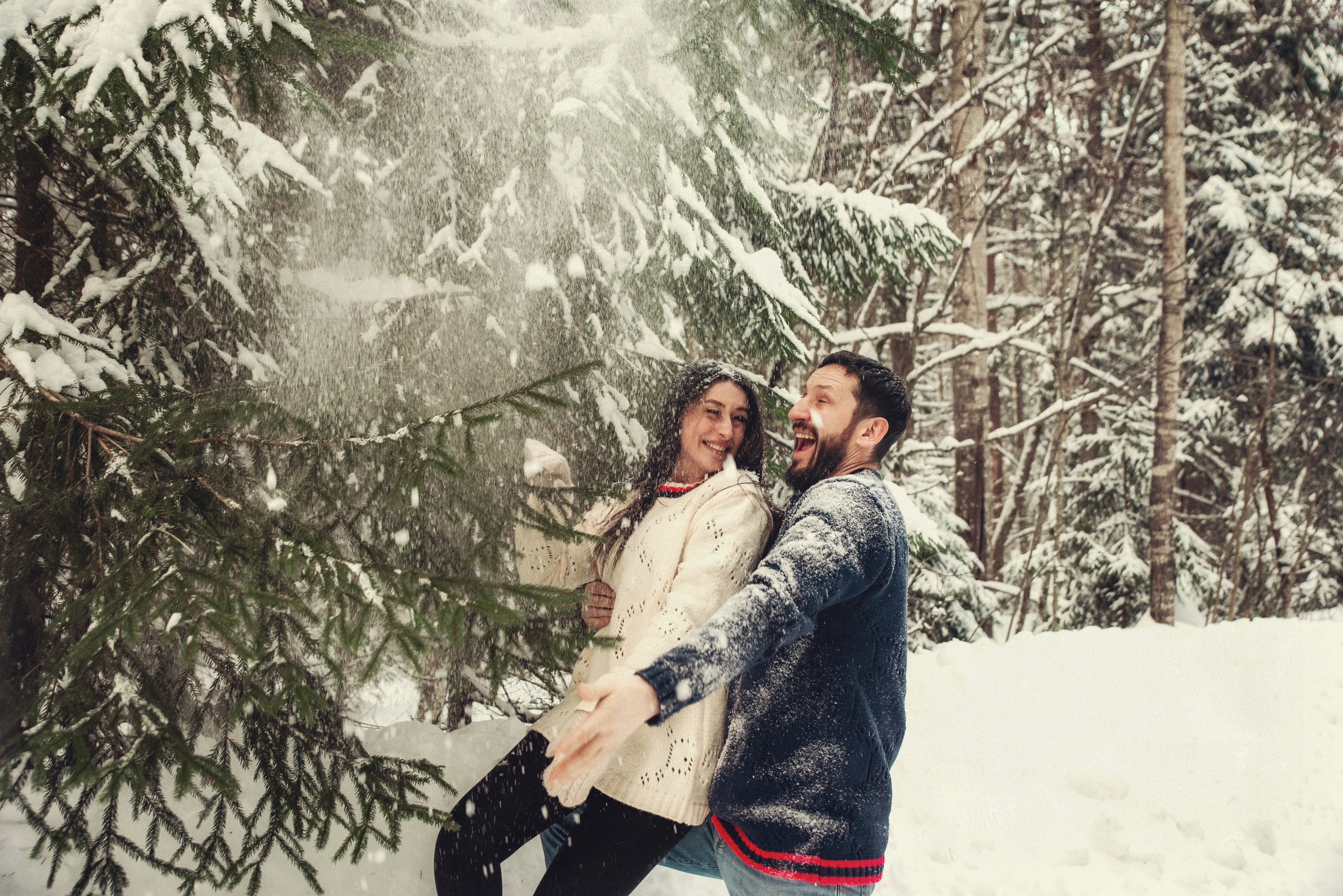 В зимнем лесу. Фотограф Крещение Венчание Москва