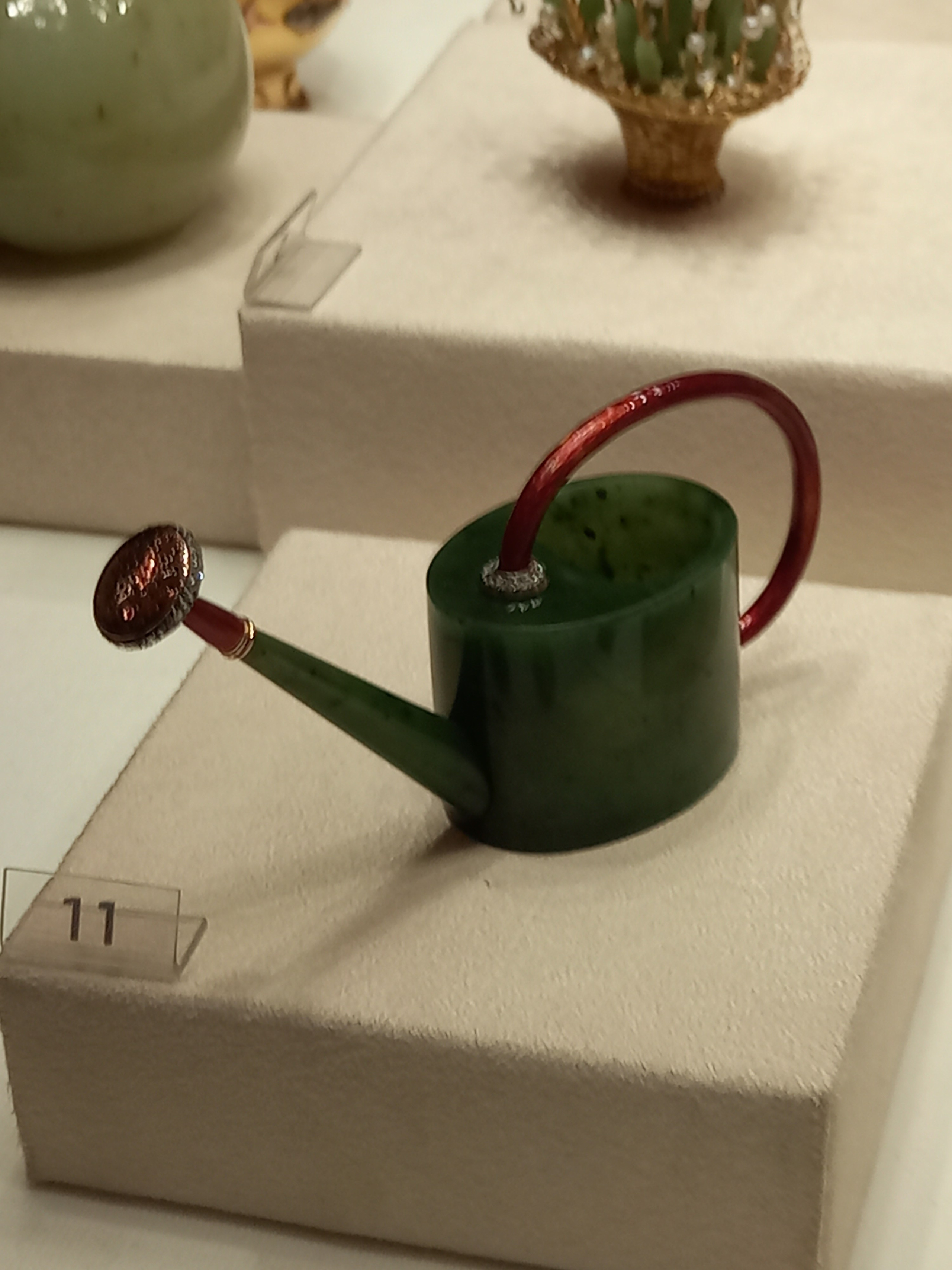 Нефритовая лейка Nephrite watering can