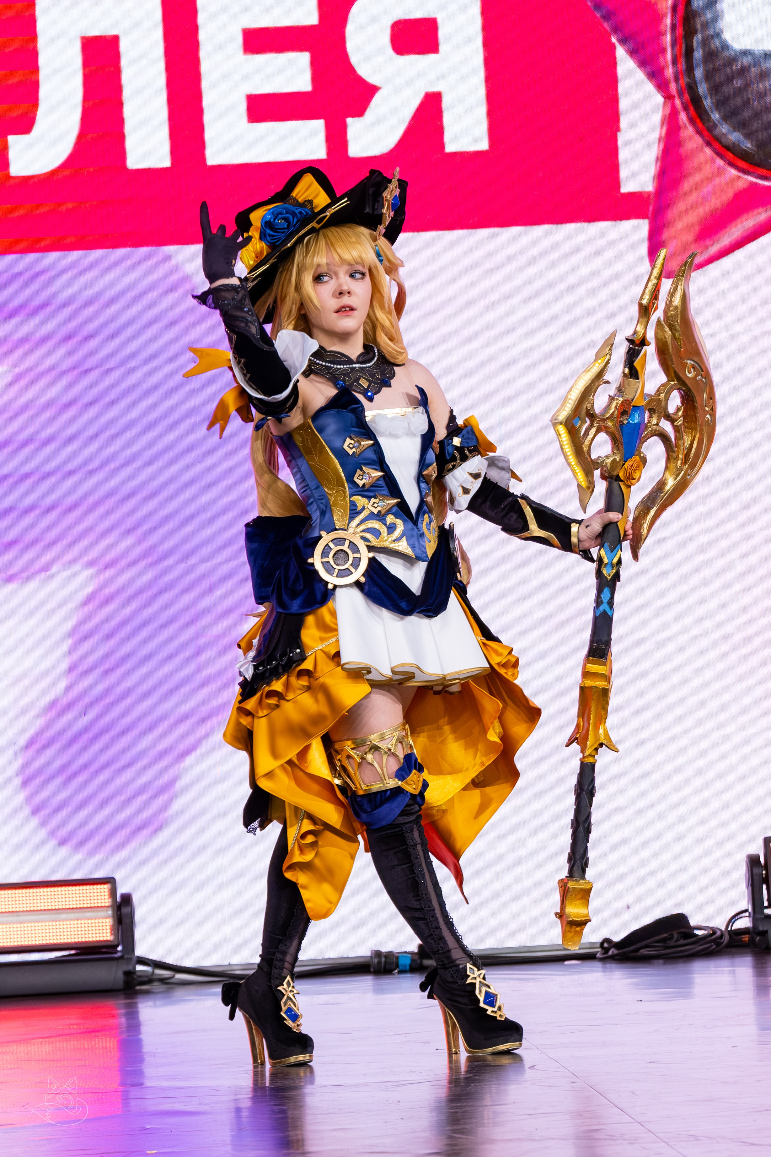 Сцена РЭД ЭКСПО 2024. Косплей фотограф