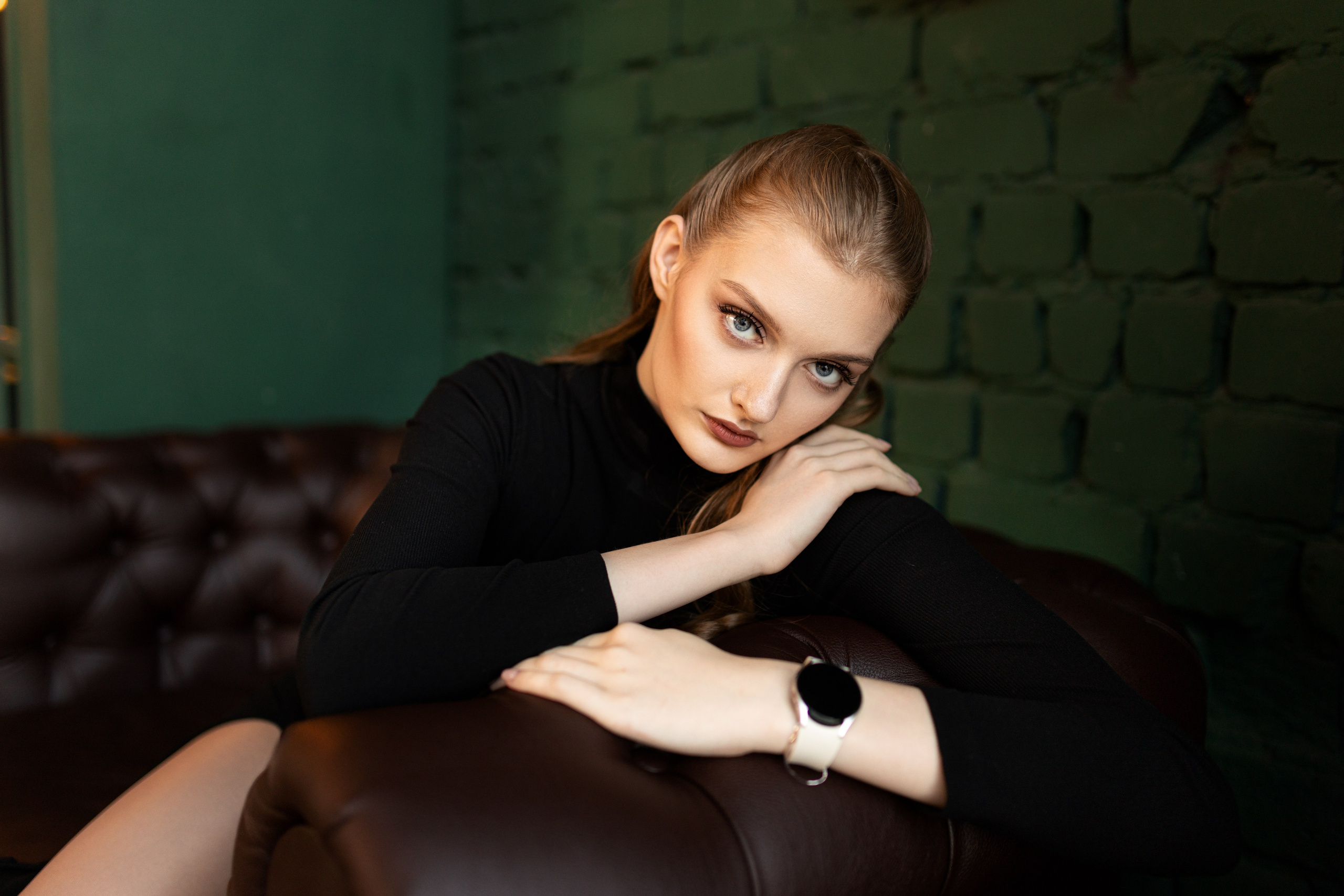 Студийная съемка с Викторией в интерьере в формате для «себя». Дмитрий Шульгин, портретный фотограф в Воронеже