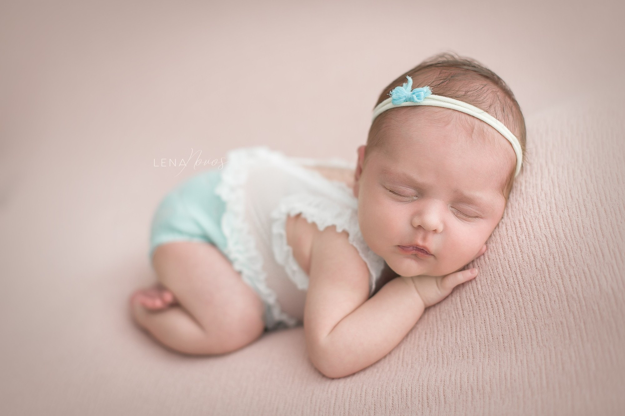 Новорожденные малыши владивосток. Детский и семейный фотограф Елена Новоселова в г. Владивосток