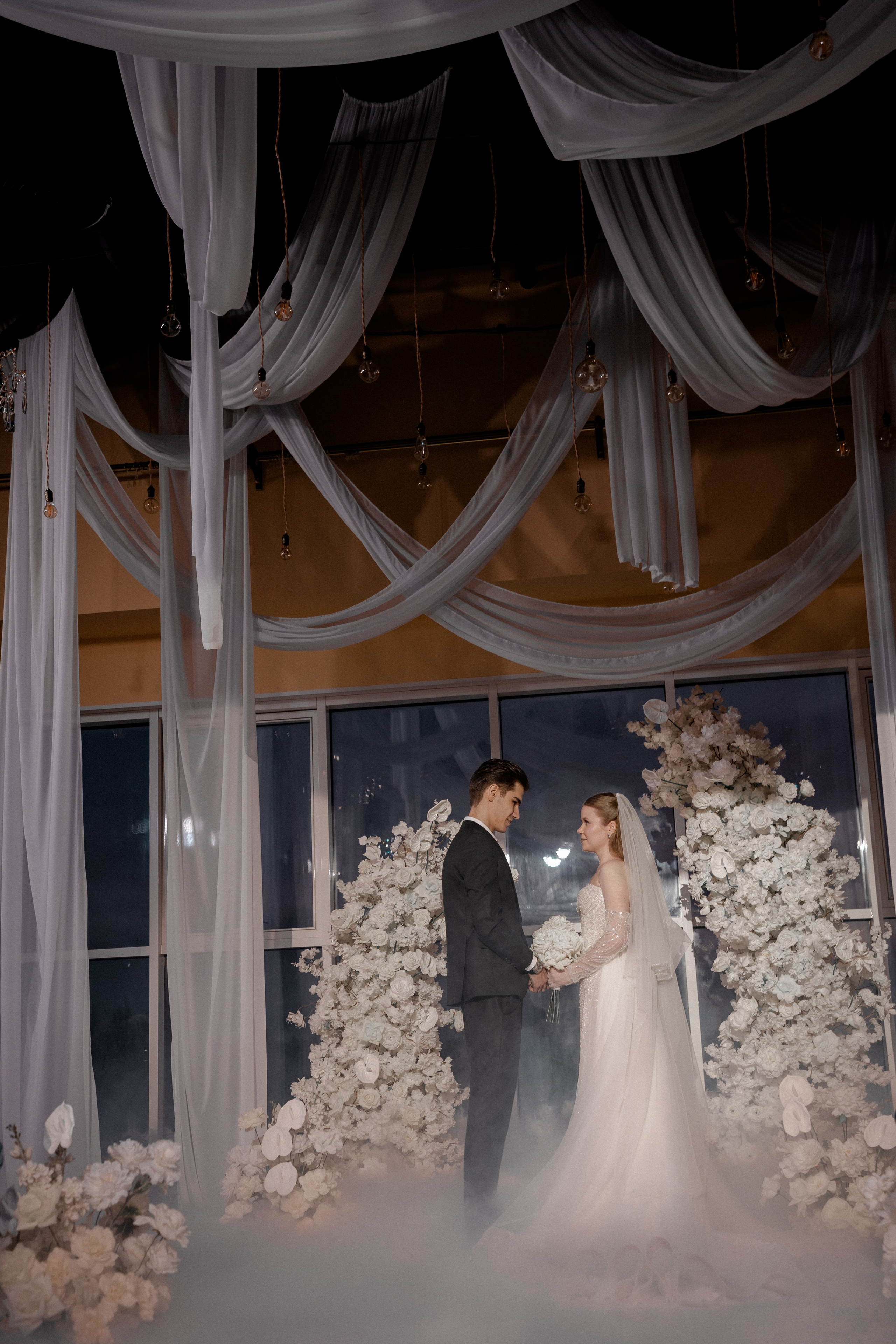 СВАДЕБНАЯ СЬЕМКА СБОРОВ В ОТЕЛЕ И ВЫЕЗД НА ЦЕРЕМОНИЮ (СНЯТО В СИБИРЕ В НИЖНЕВАРТОВСКЕ). Профессиональный фотограф, Санкт-Петербург — Виктория Богомолова