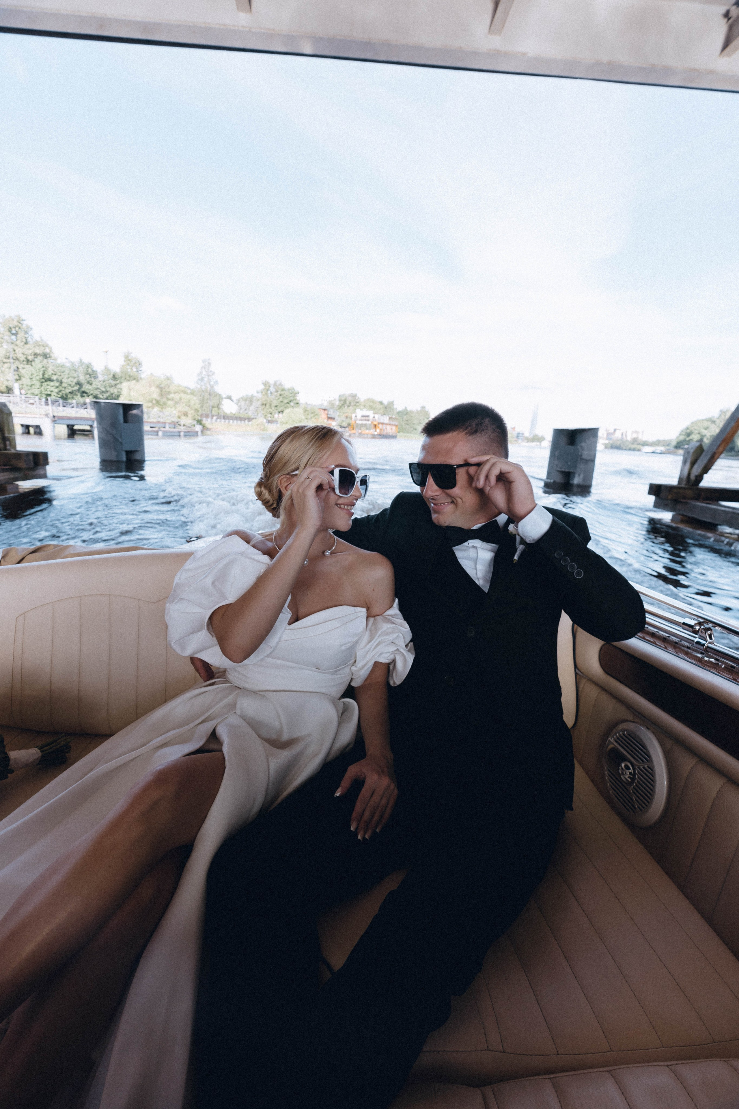 СВАДЕНБНАЯ СЬЕМКА НА КАТЕРЕ ПО КАНАЛАМ САНКТ-ПЕТЕРБУРГА И В АКВАТОРИИ НЕВЫ. Профессиональный фотограф, Санкт-Петербург — Виктория Богомолова