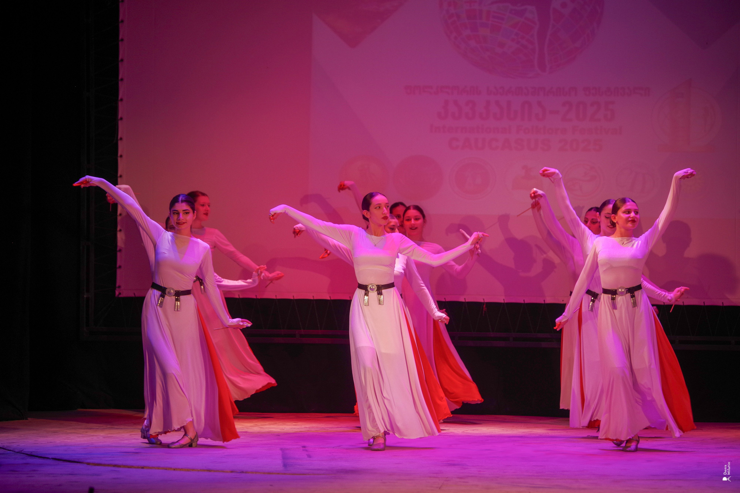 Танцы в прекрасном Они. Портретный фотограф Денис Милютин