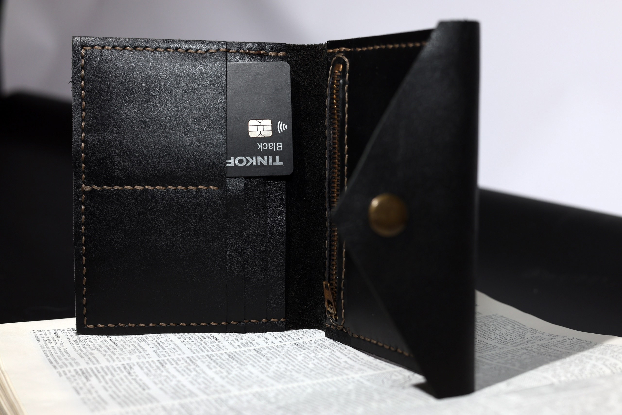 Портмоне из натуральной кожи. Фотограф | Видеограф в Кургане, Тюмени и Челябинске