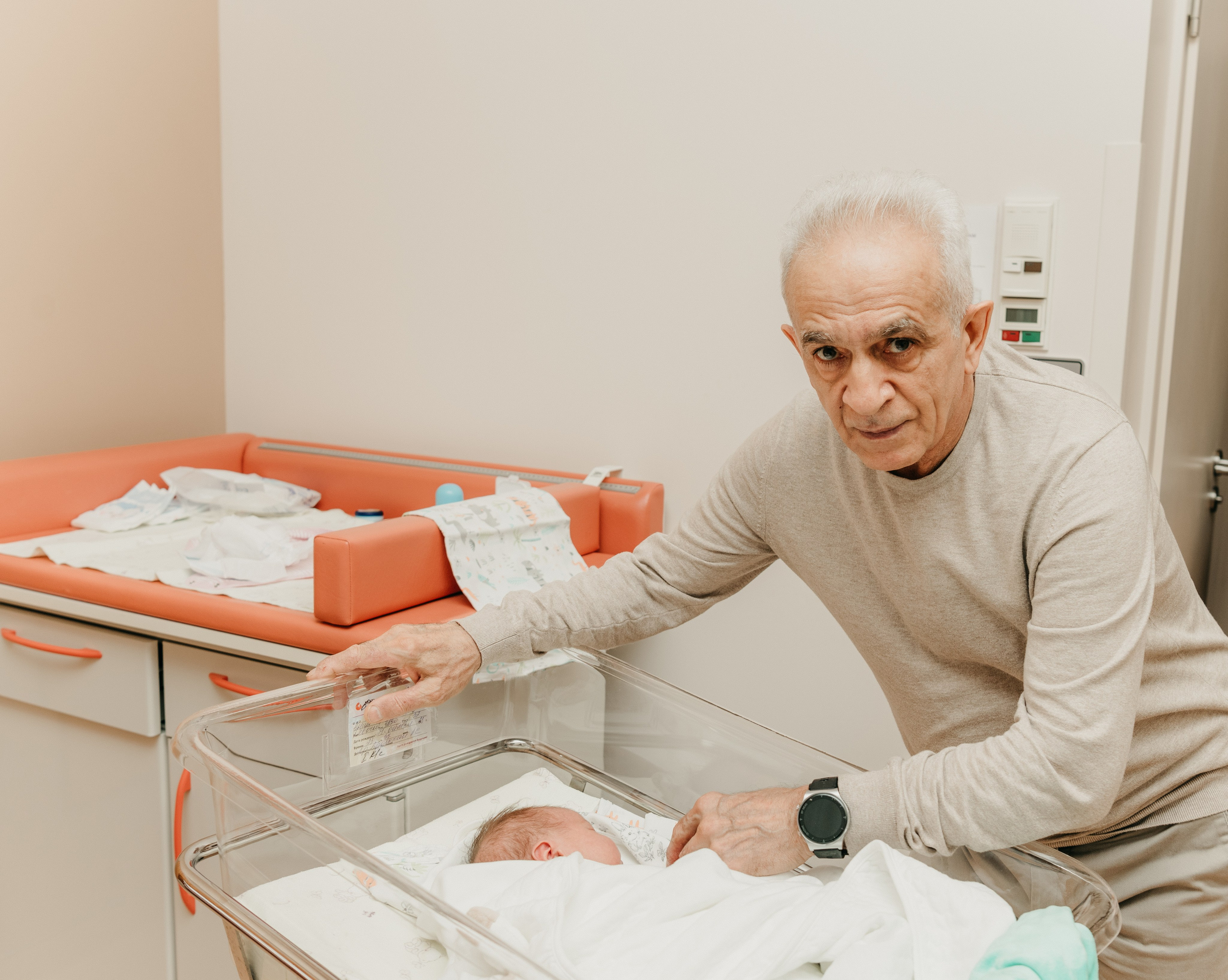Выписка Евы. Мать и дитя на Севастопольском. Фотограф на выписку из роддома в Москве и МО