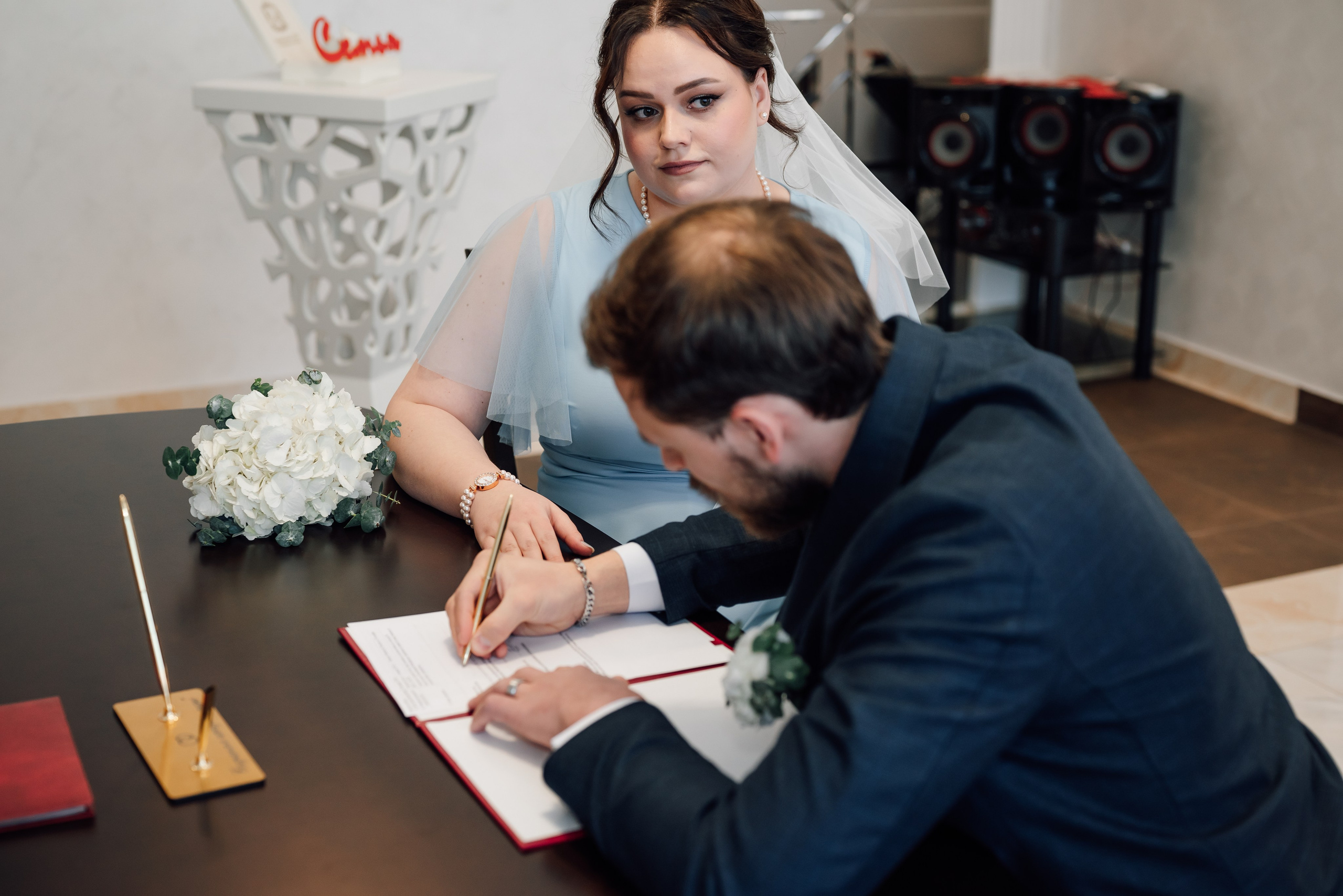 Свадьбы: ЗАГС. Фотограф Вероника Чермных