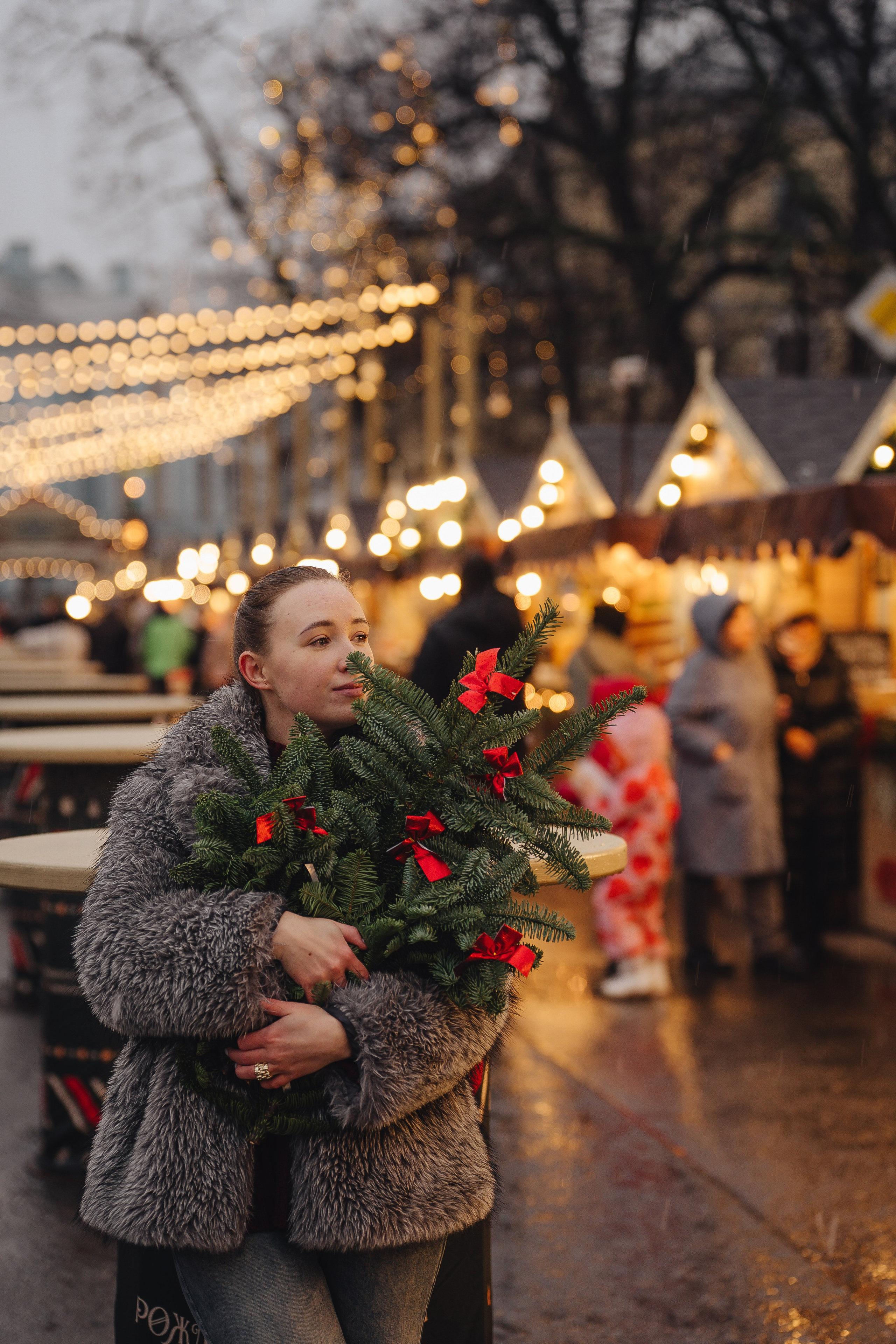 ПРОГУЛКА НА МАНЕЖНОЙ ПЛОЩАДИ ДЛЯ ДЕВУШКИ ПЕРЕД НОВЫМ ГОДОМ (НОВОГОДНЯЯ ФОТОСЕССИИЯ НА МАНЕЖНОЙ ПЛОЩАДИ). Профессиональный фотограф, Санкт-Петербург — Виктория Богомолова