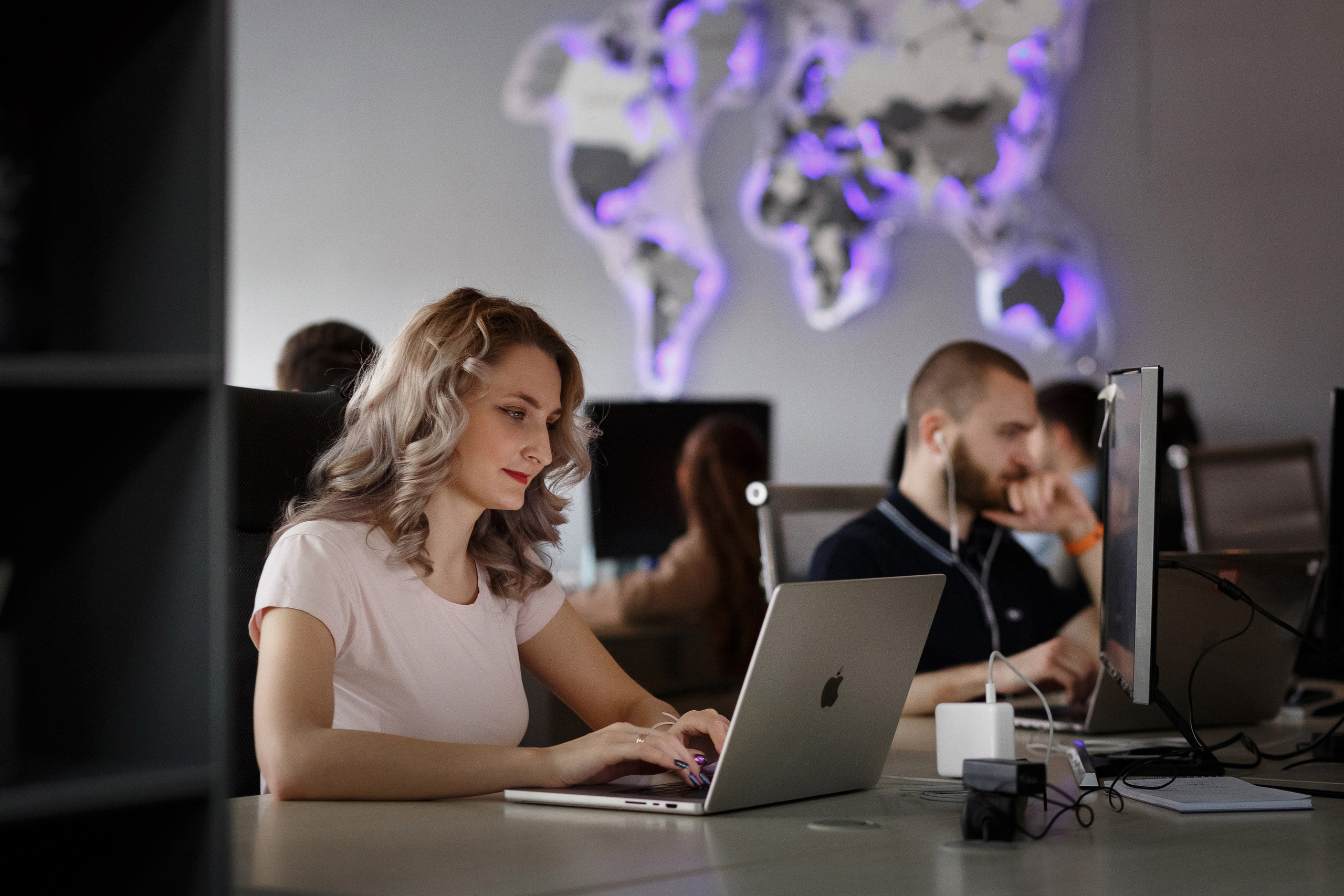 Фотосессия сотрудников и офиса для компании Амбрелла Таганрог. Свадебный и семейный фотограф в Таганроге Бакарюк Антон