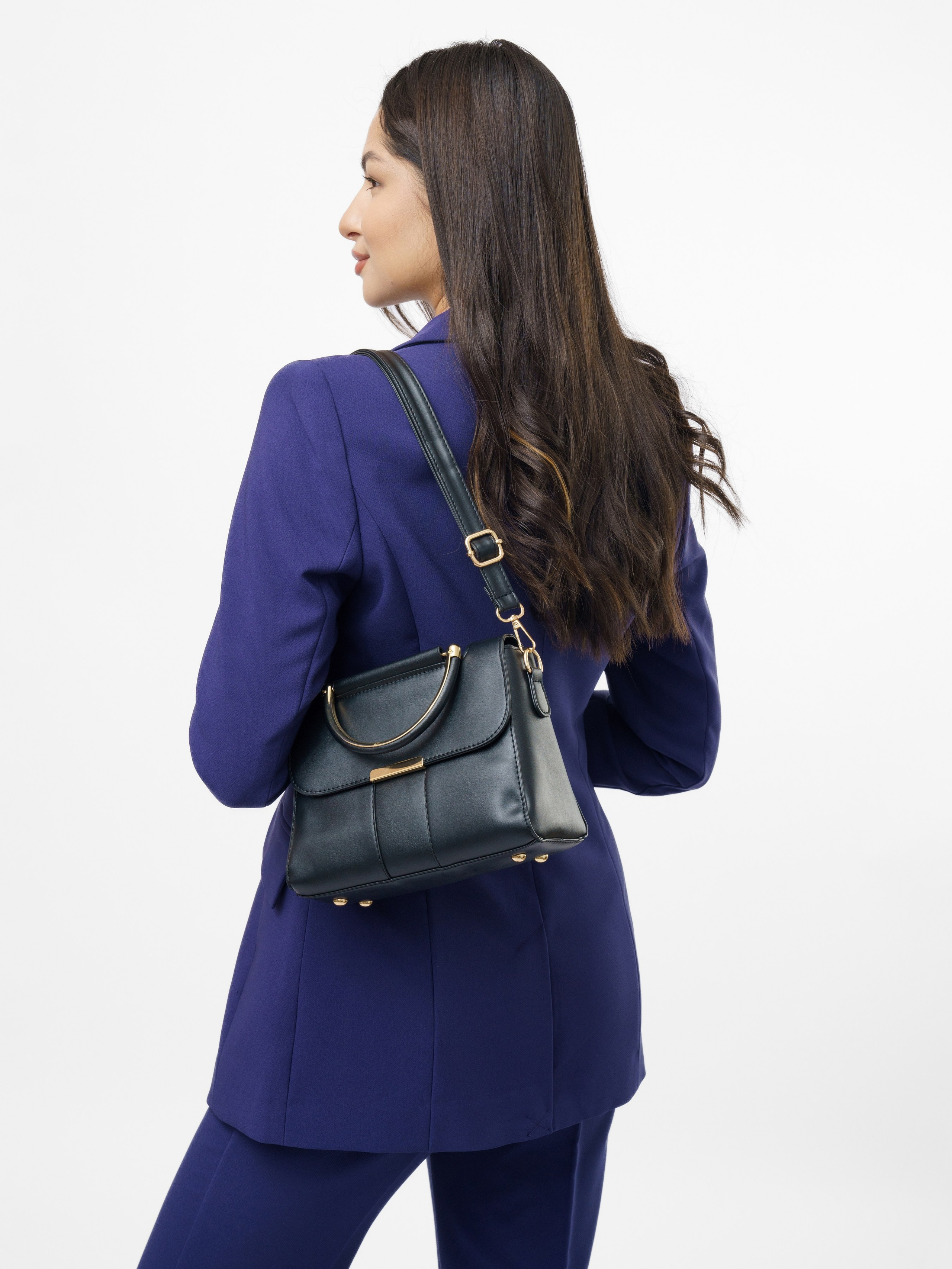 Съемка сумок со стилистом. KED Production — продакшн из СПб. Создаём фото, видео и контент, который помогает брендам и селлерам продавать больше