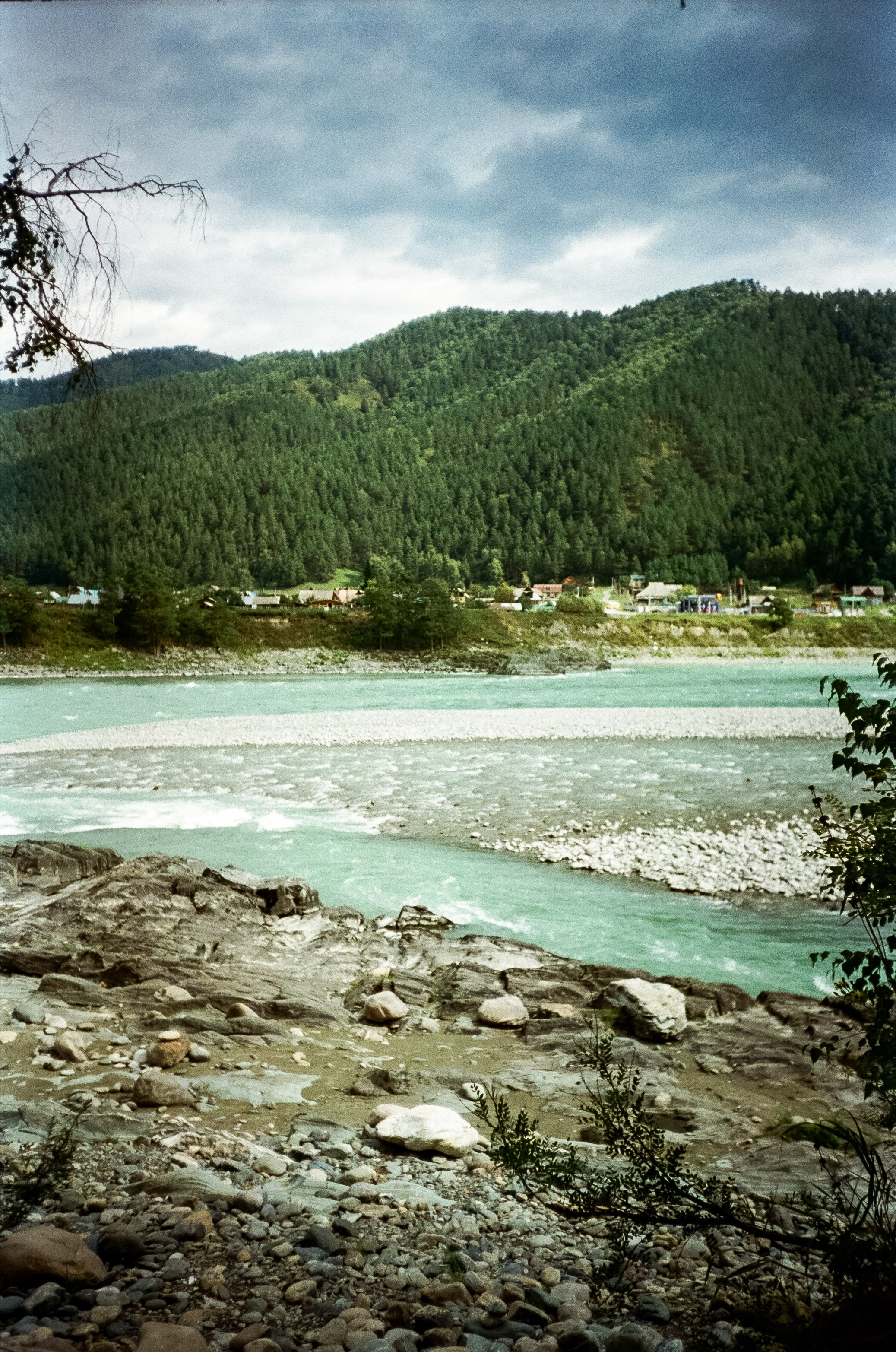 Зубы Дракона. Подвесной мост, скалы и Катунь. Фотограф-документалист Мария Осокина