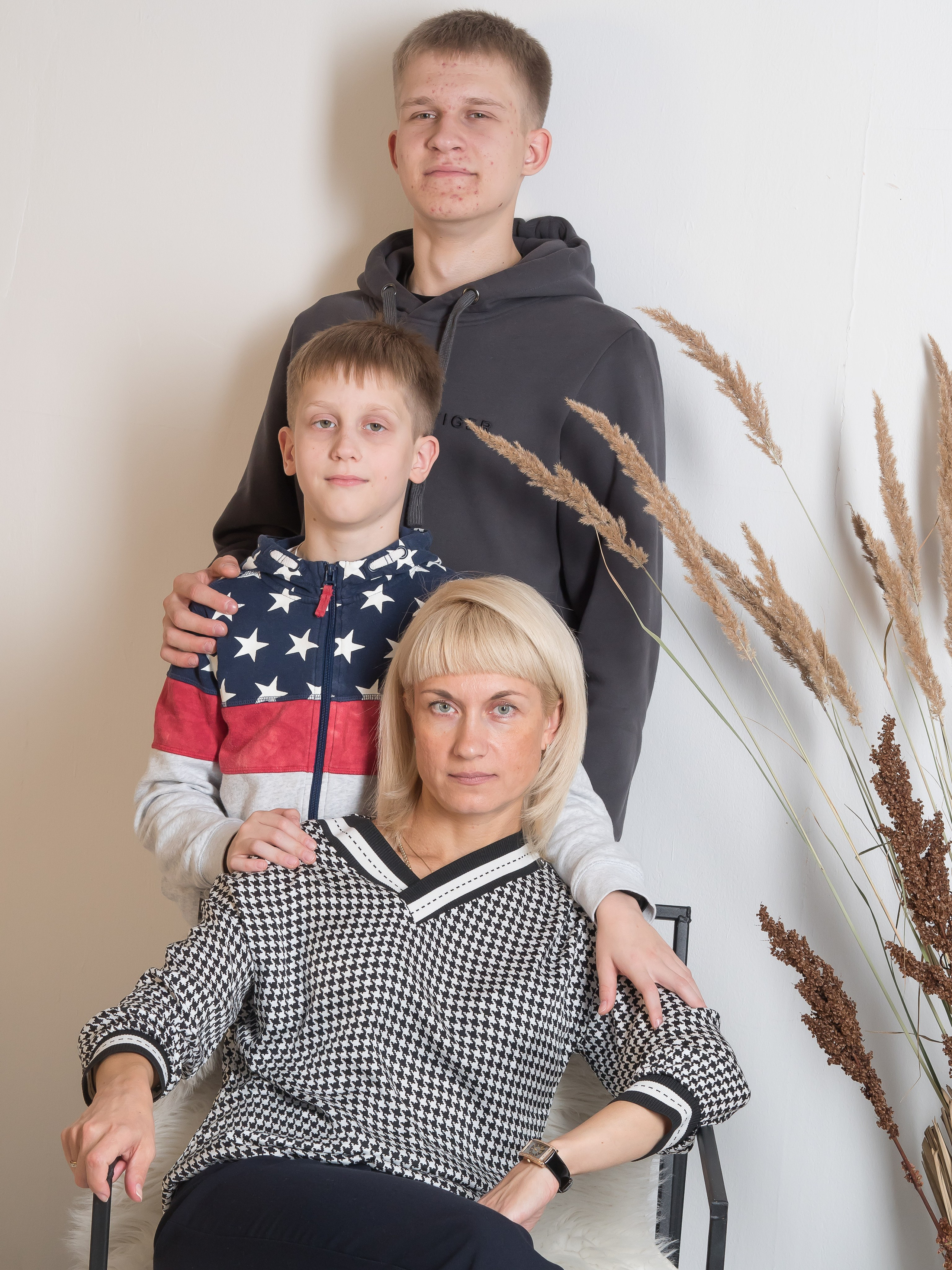 Евгений с его прекрасной семьей. Семейный детский фотограф в Красноярске Скачкова Юлия