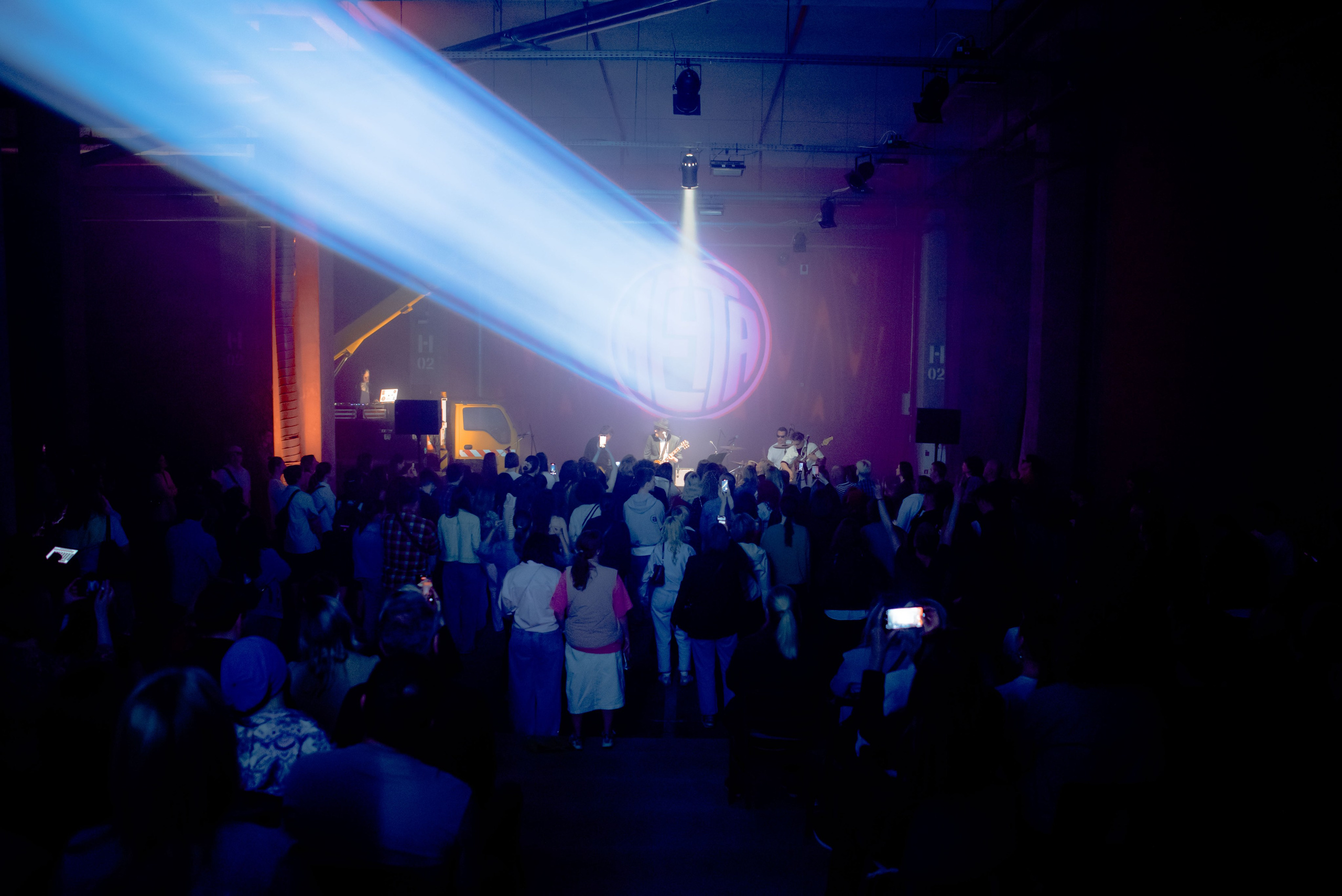 МЕ4ТА на парковке ТРК EUROPOLIS 15.05.26. Концертный/репортажный фотограф в Москве и СПб Ангелина Андреева