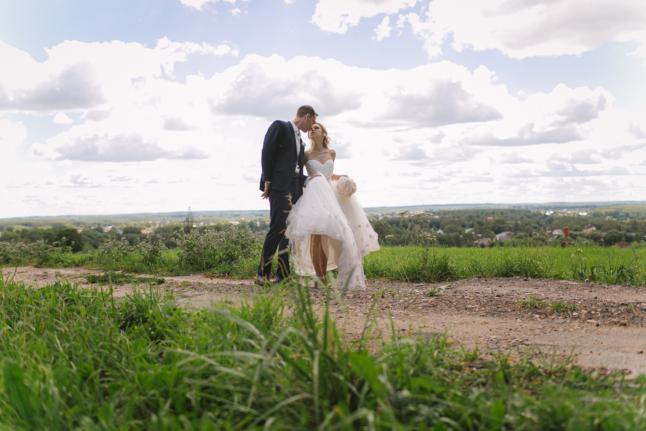 Свадебная прогулка в Ярославле. Свадебный и репортажный фотограф в Ярославле и Санкт-Петербурге Роман Микрюков
