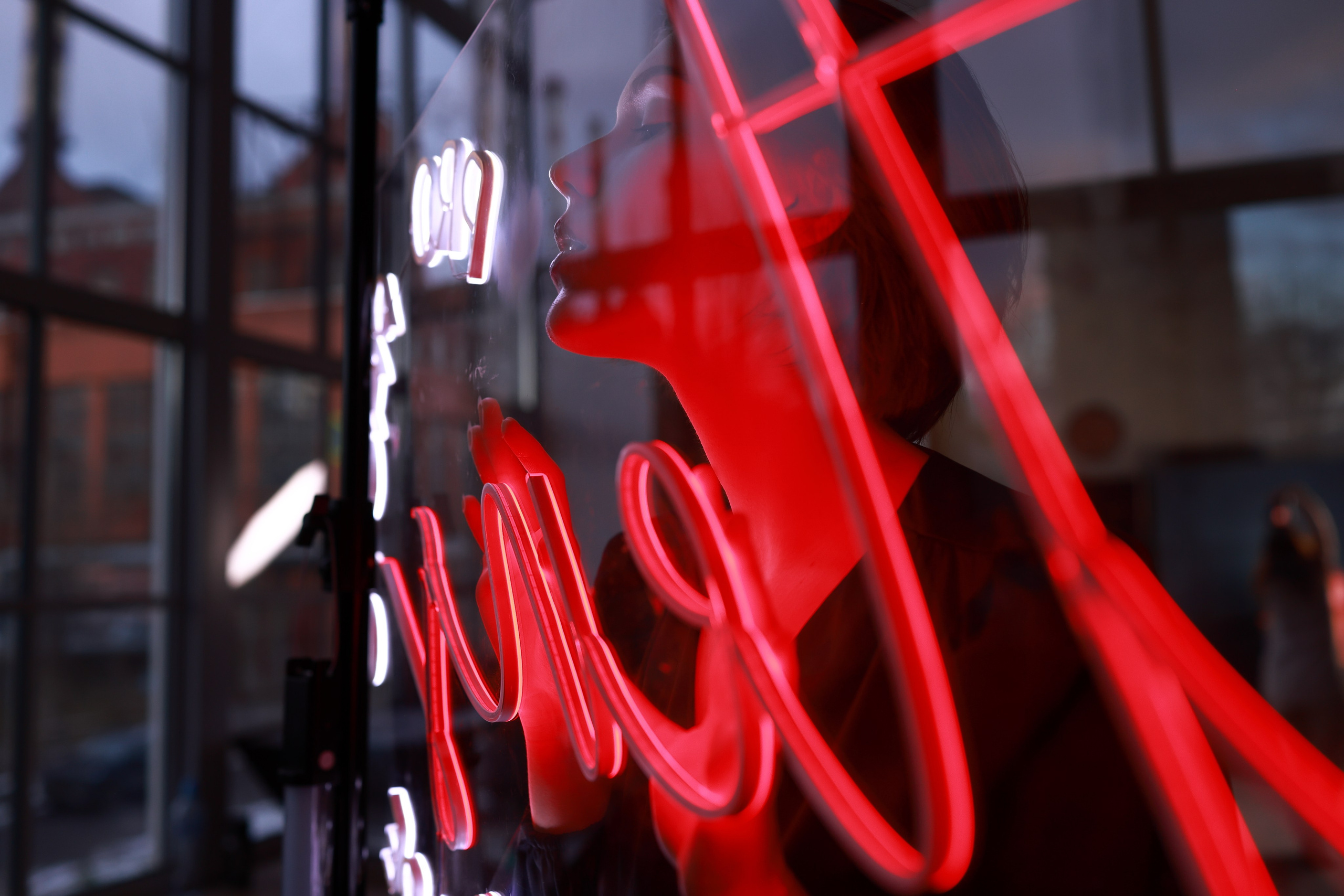 Девушка в неоне. Свадебный и репортажный фотограф в Ярославле и Санкт-Петербурге Роман Микрюков