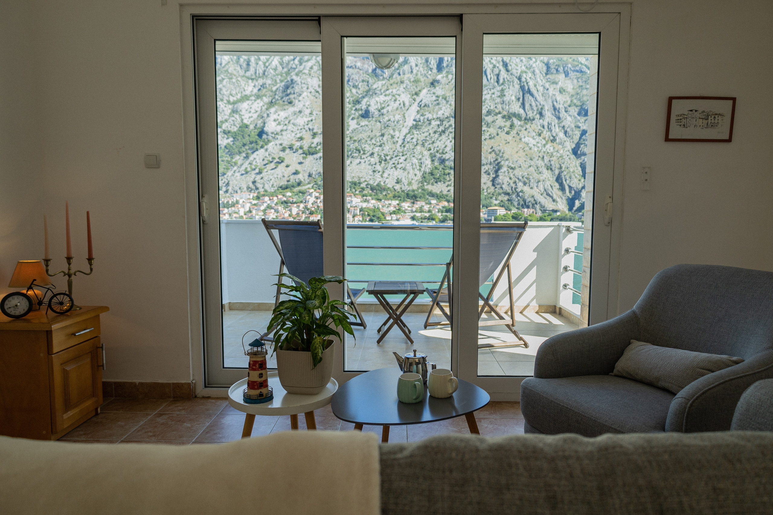 Private apartment for rent. Fotograf u Crnoj Gori-porodično fotografisanje sa djecom, lovestory, nekretnine