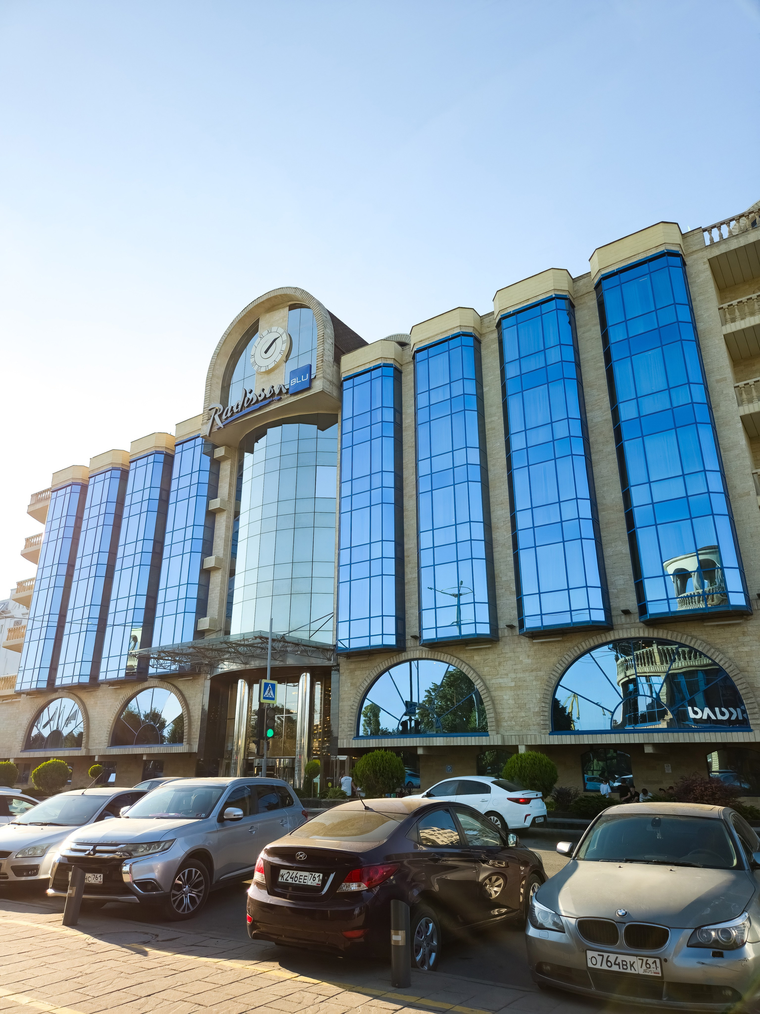 Фасад отеля Radisson Blu на набережной Ростова-на-Дону Береговая 25Г