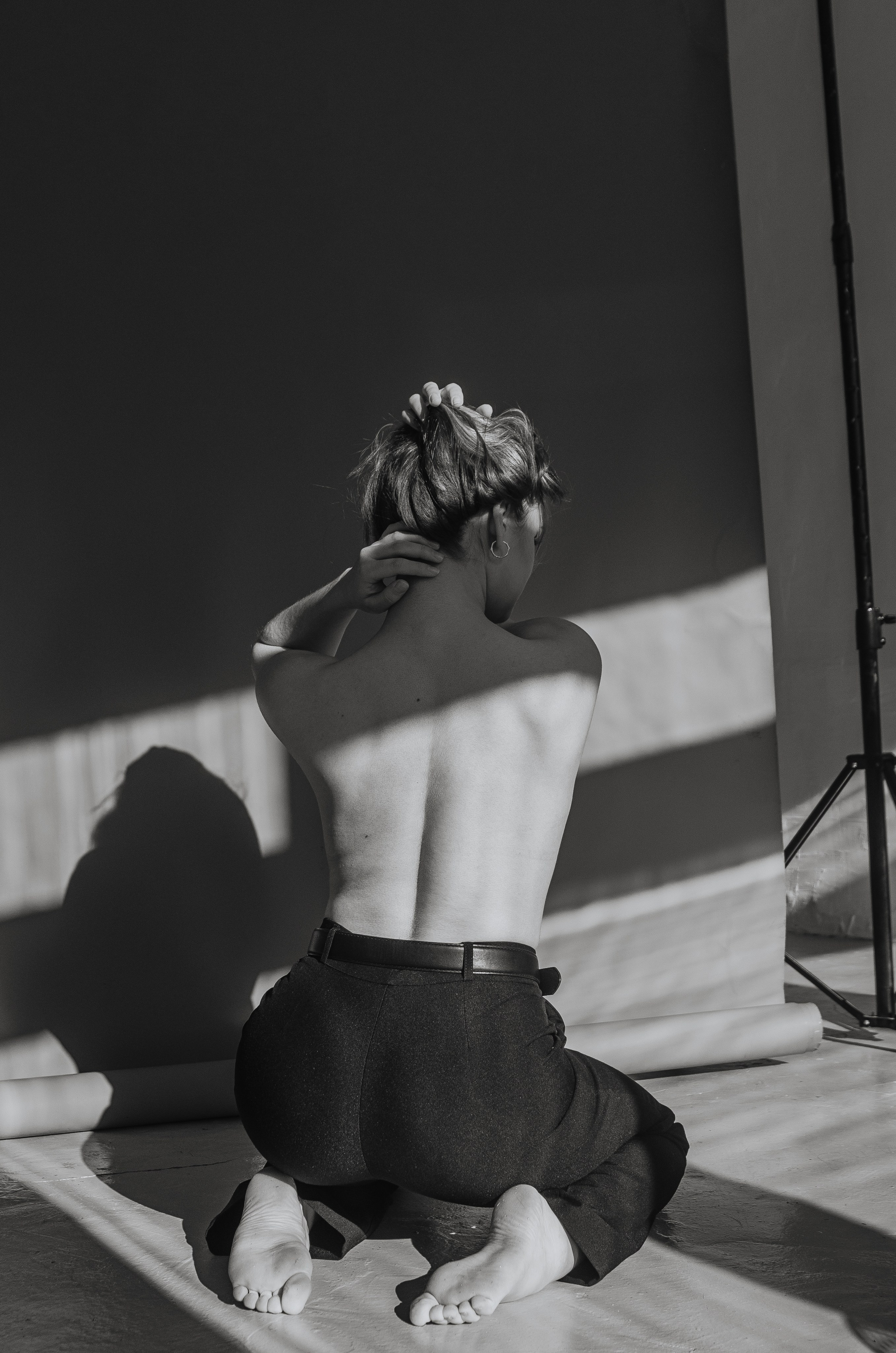 Женская фотосессия в стиле минимализм. Денисова Аля — фотограф для парных съемок и индивидуальных историй в Барнауле