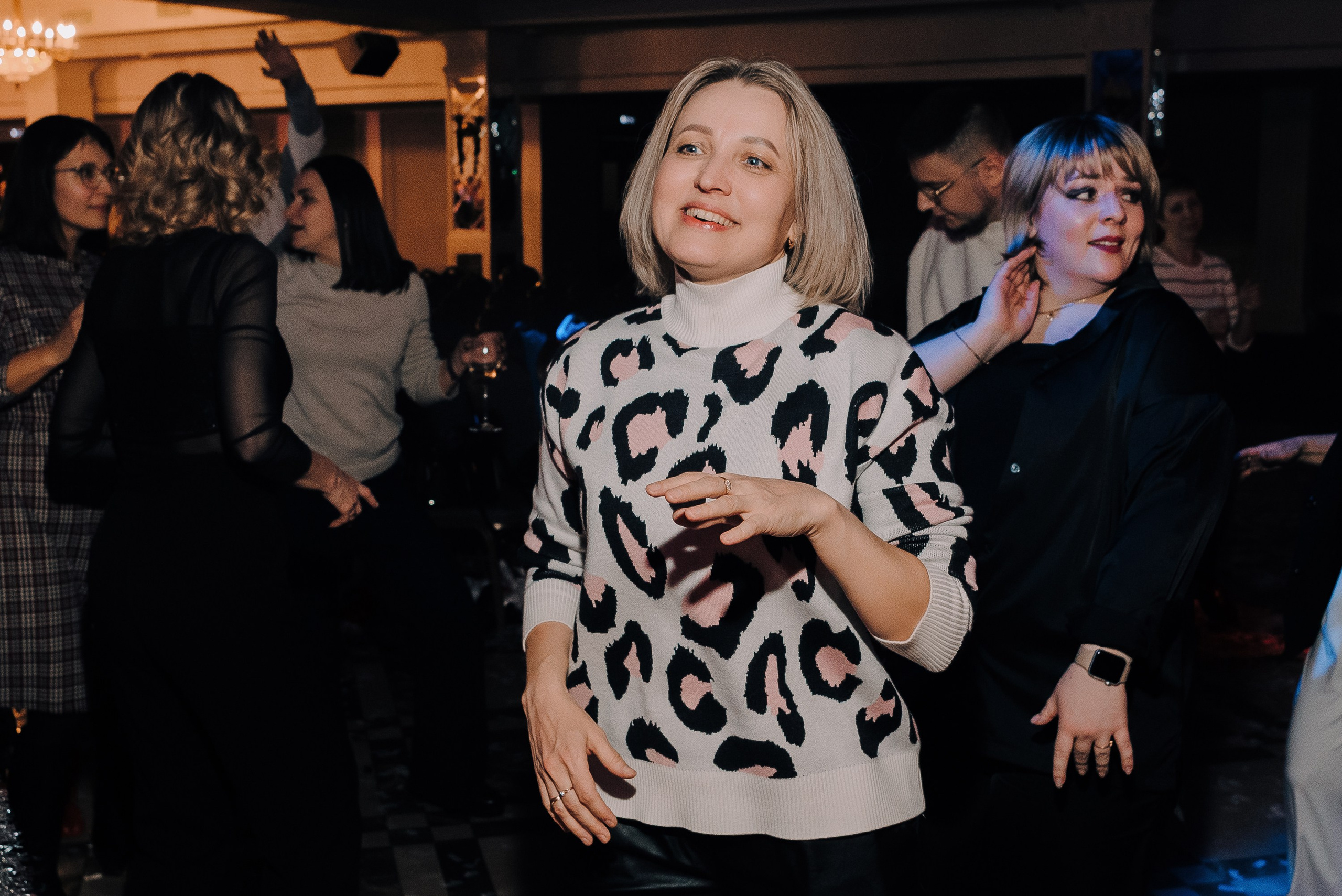 СПЕКТАКЛЬ «ВОЛШЕБНЫЕ ОЧКИ» ОПТИК-ЦЕНТР. Репортажный фотограф Зуев Роман г. Челябинск