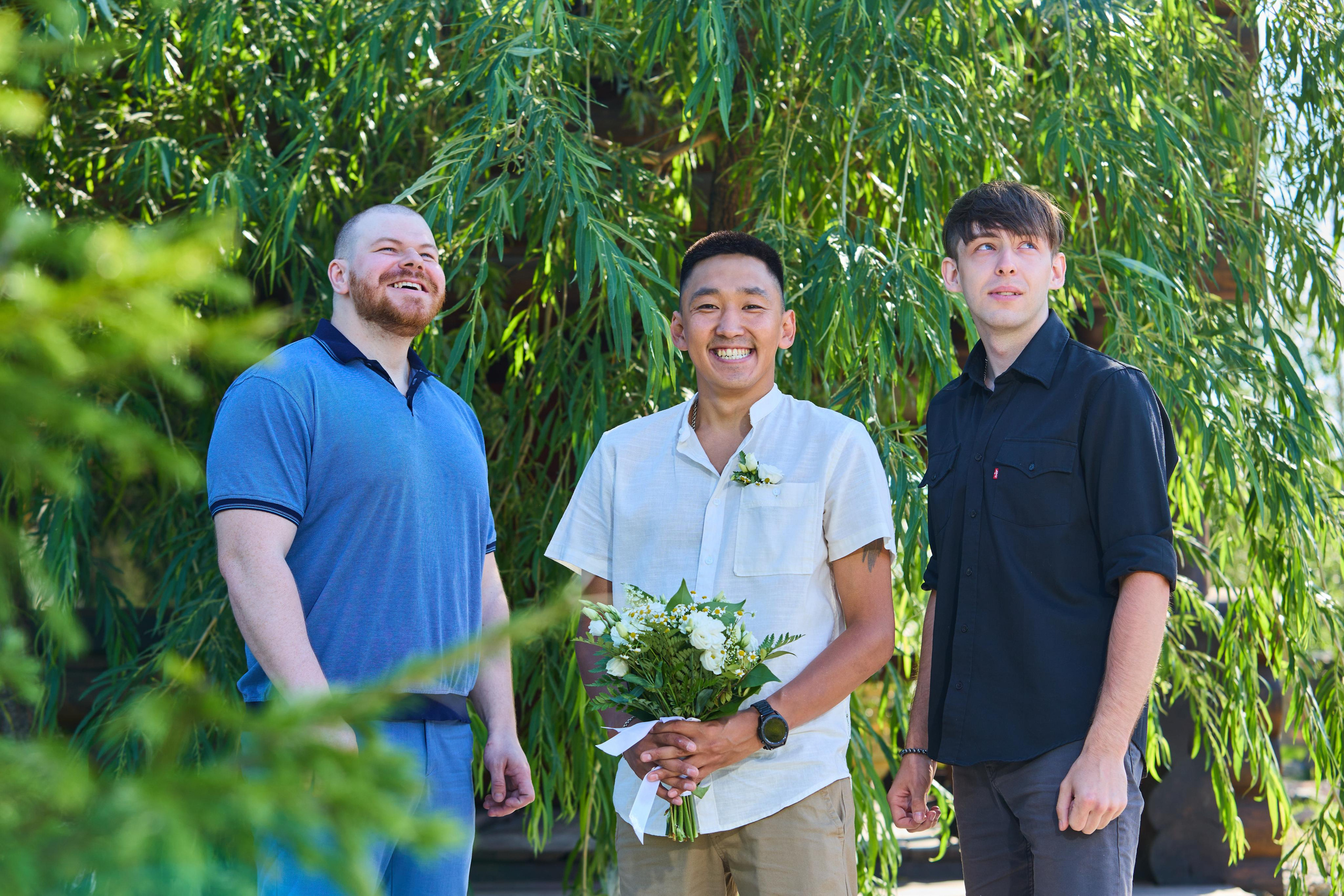 жених  с  друзьями 