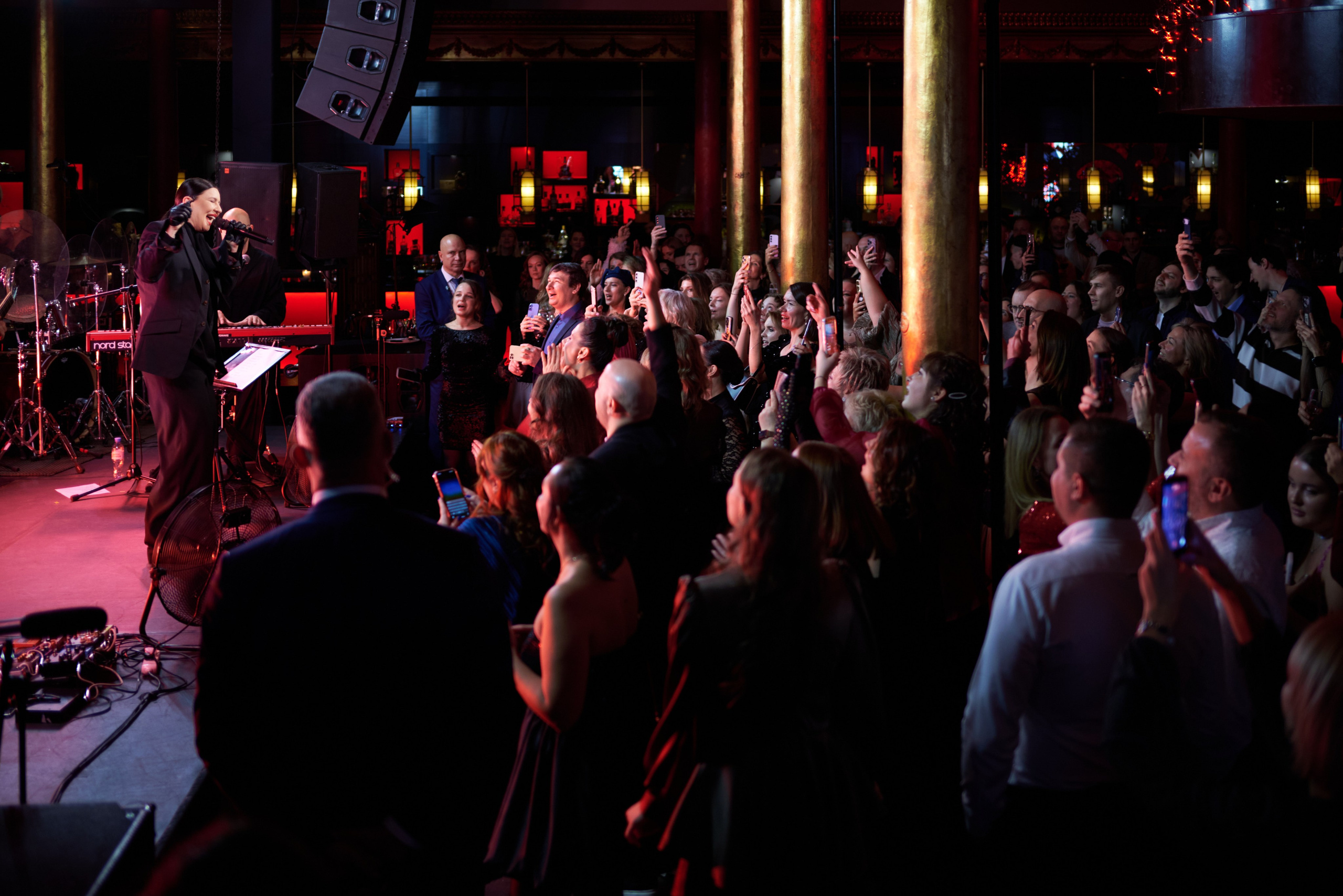 Репортажная съёмка корпоратива и концерта Елки в Петербурге и Москве