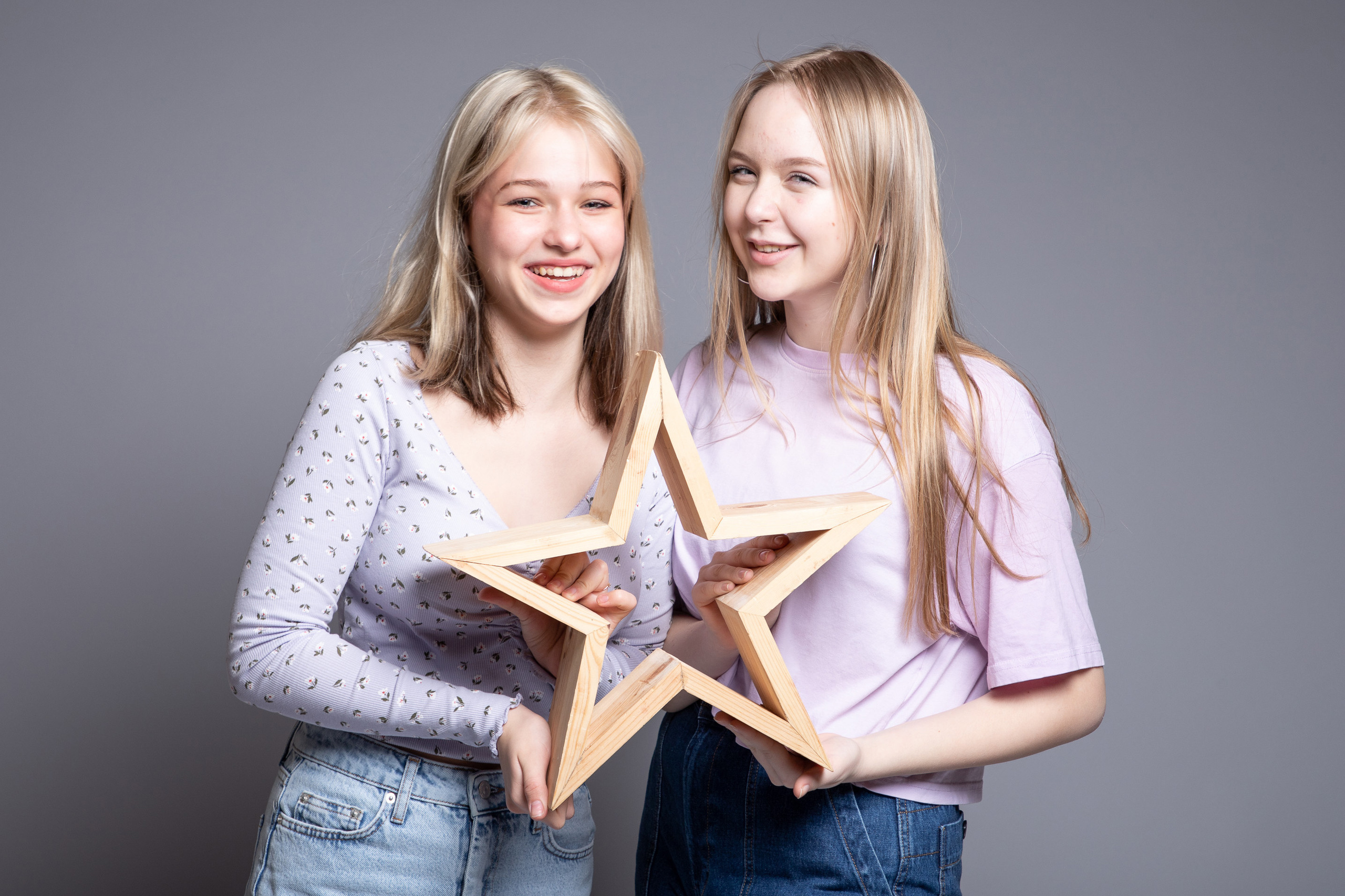 Девочки-подружки 9 класс