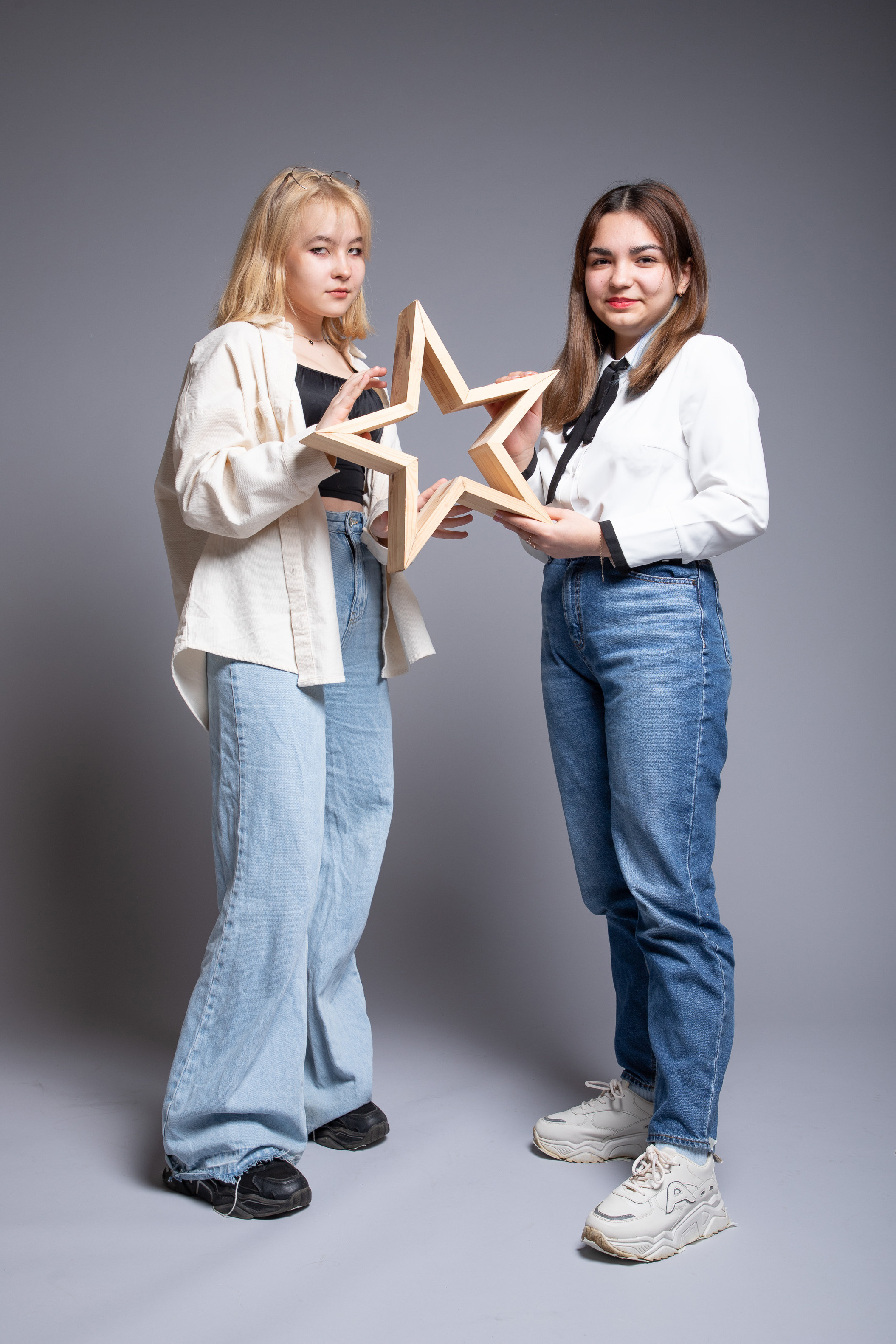 Девочки-подружки 9 класс