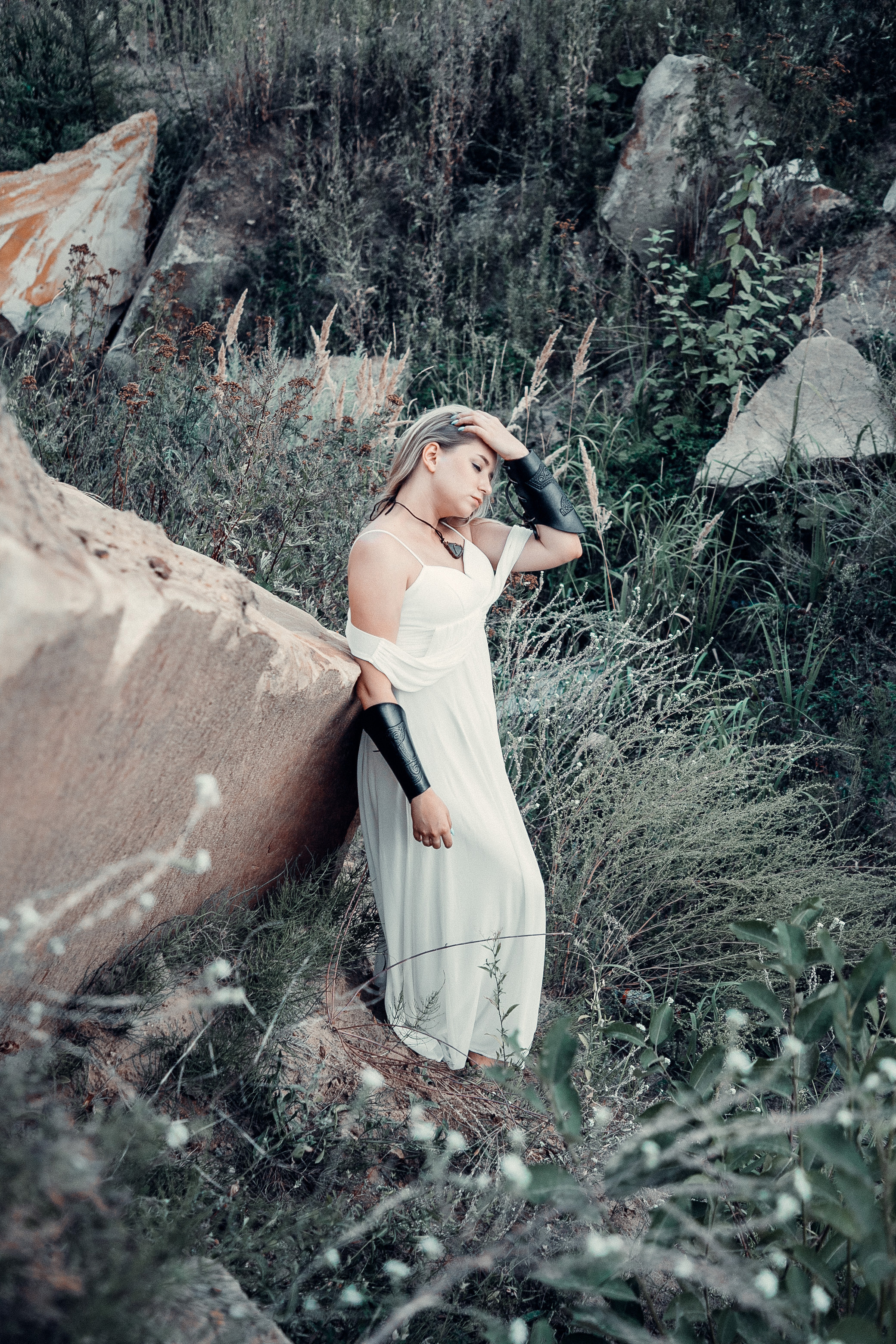 Прекрасная Анастасия в образе Валькирии. Подмосковные карьеры