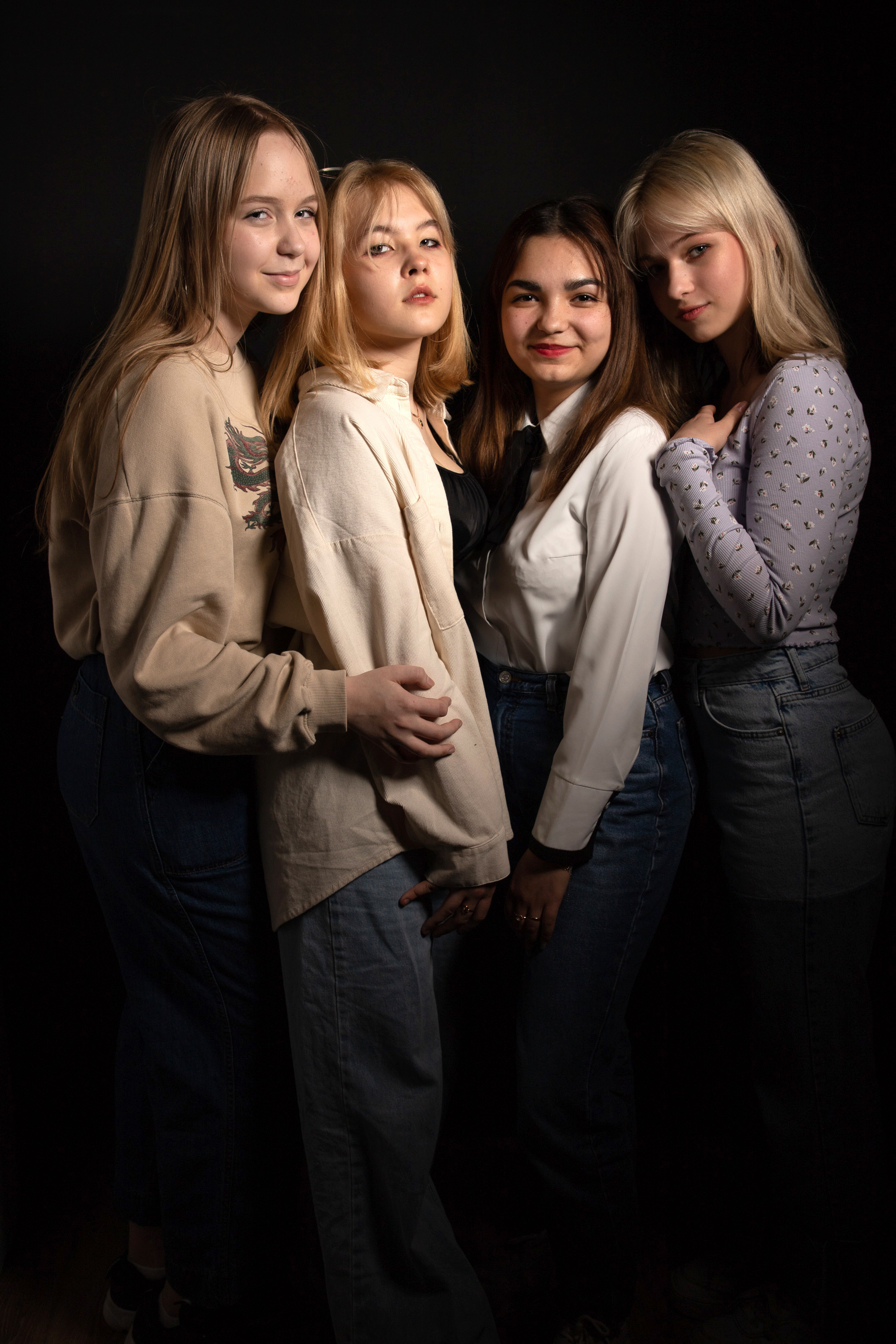 Девочки-подружки 9 класс