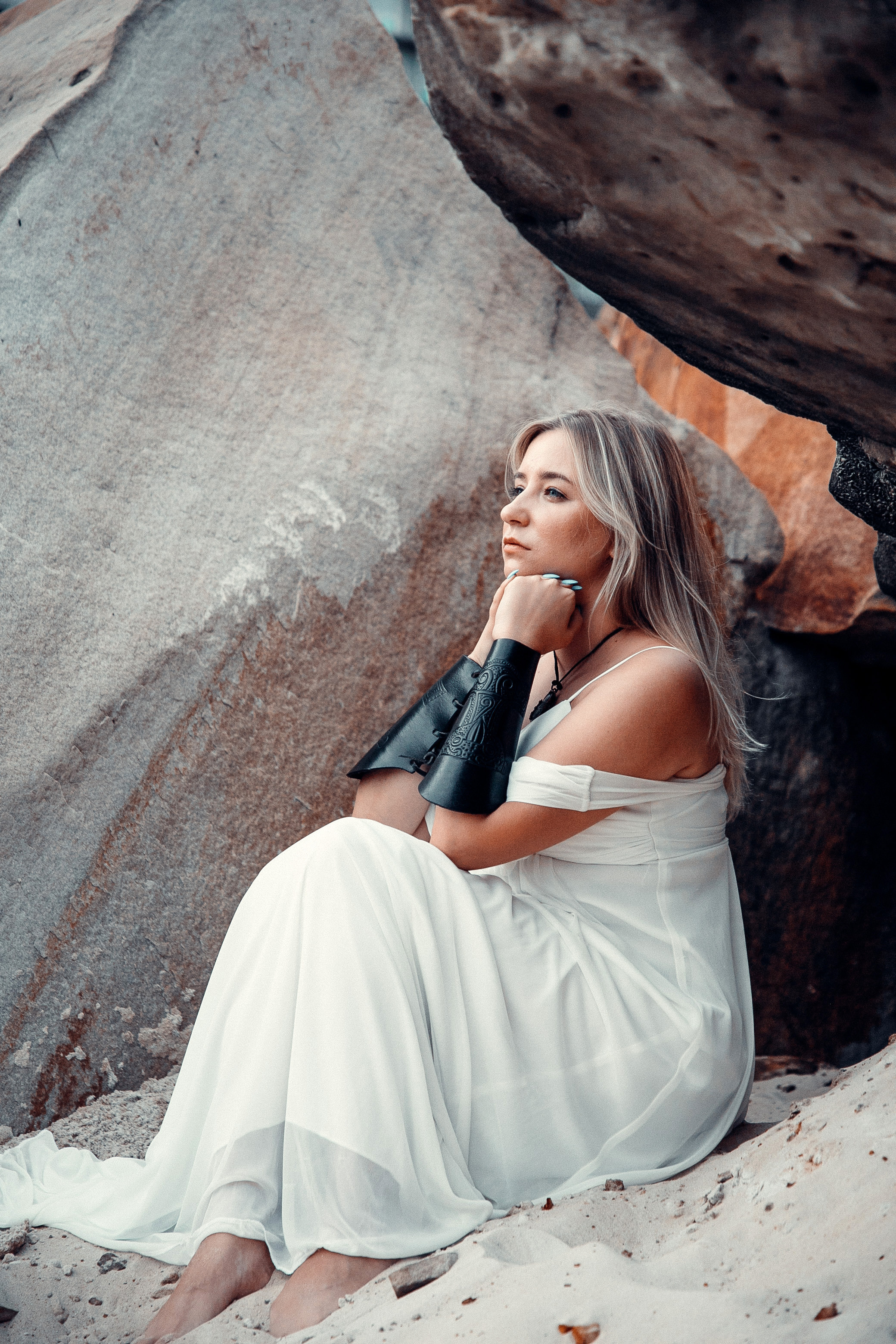 Прекрасная Анастасия в образе Валькирии. Подмосковные карьеры