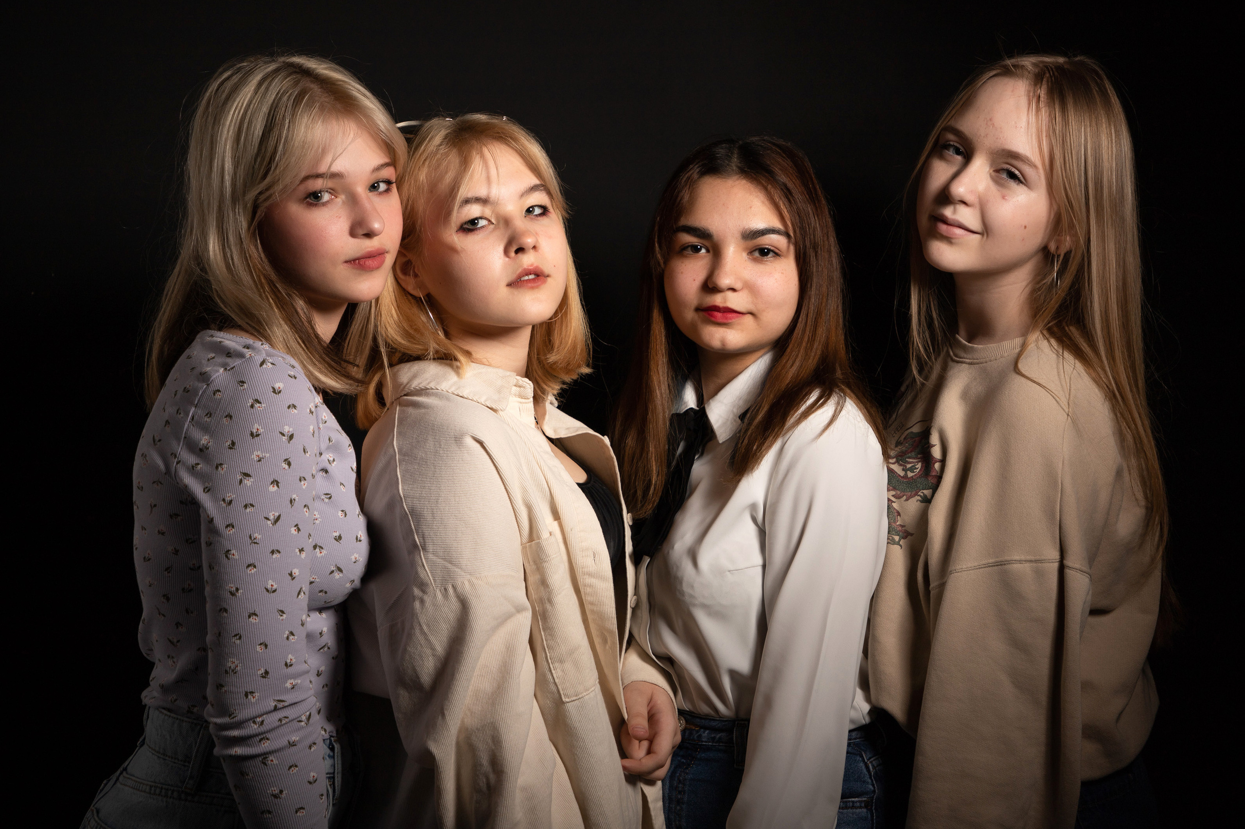 Девочки-подружки 9 класс