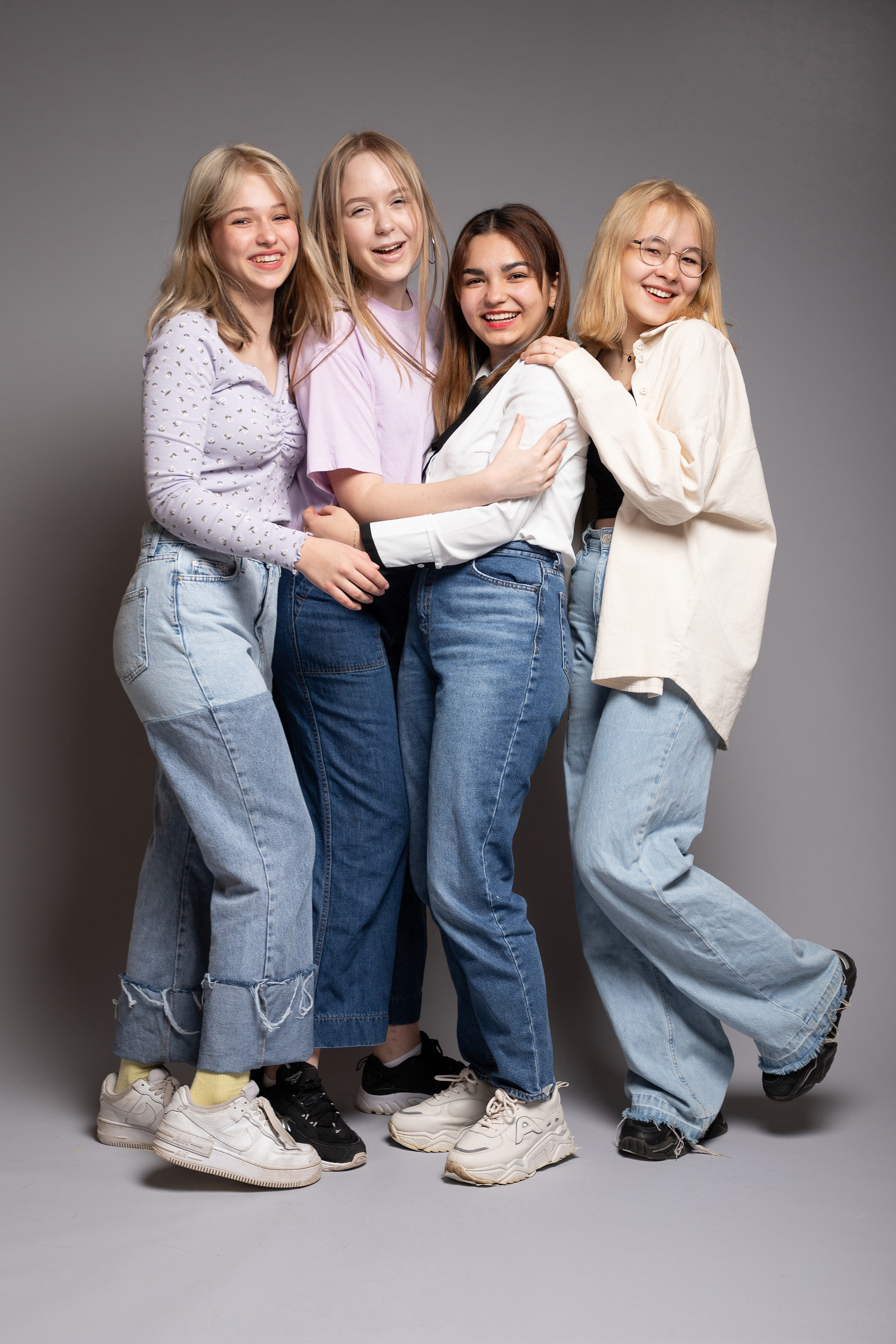 Девочки-подружки 9 класс