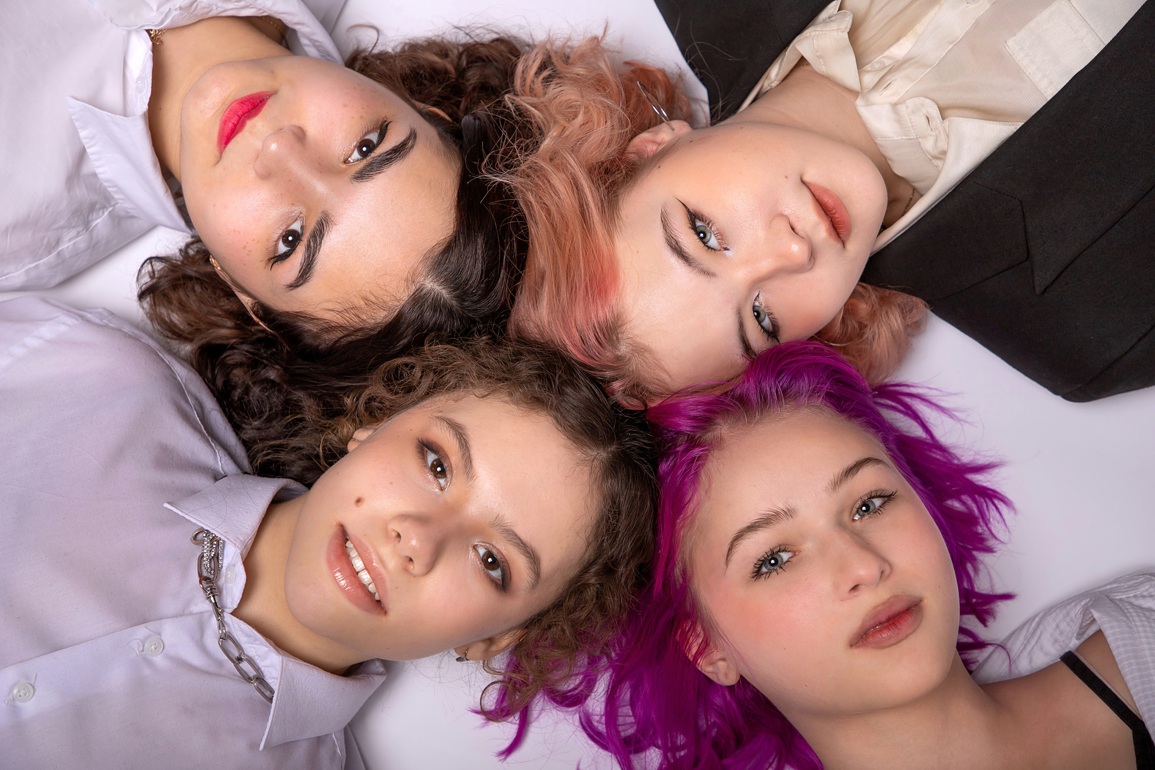 Девочки-подружки 9 класс