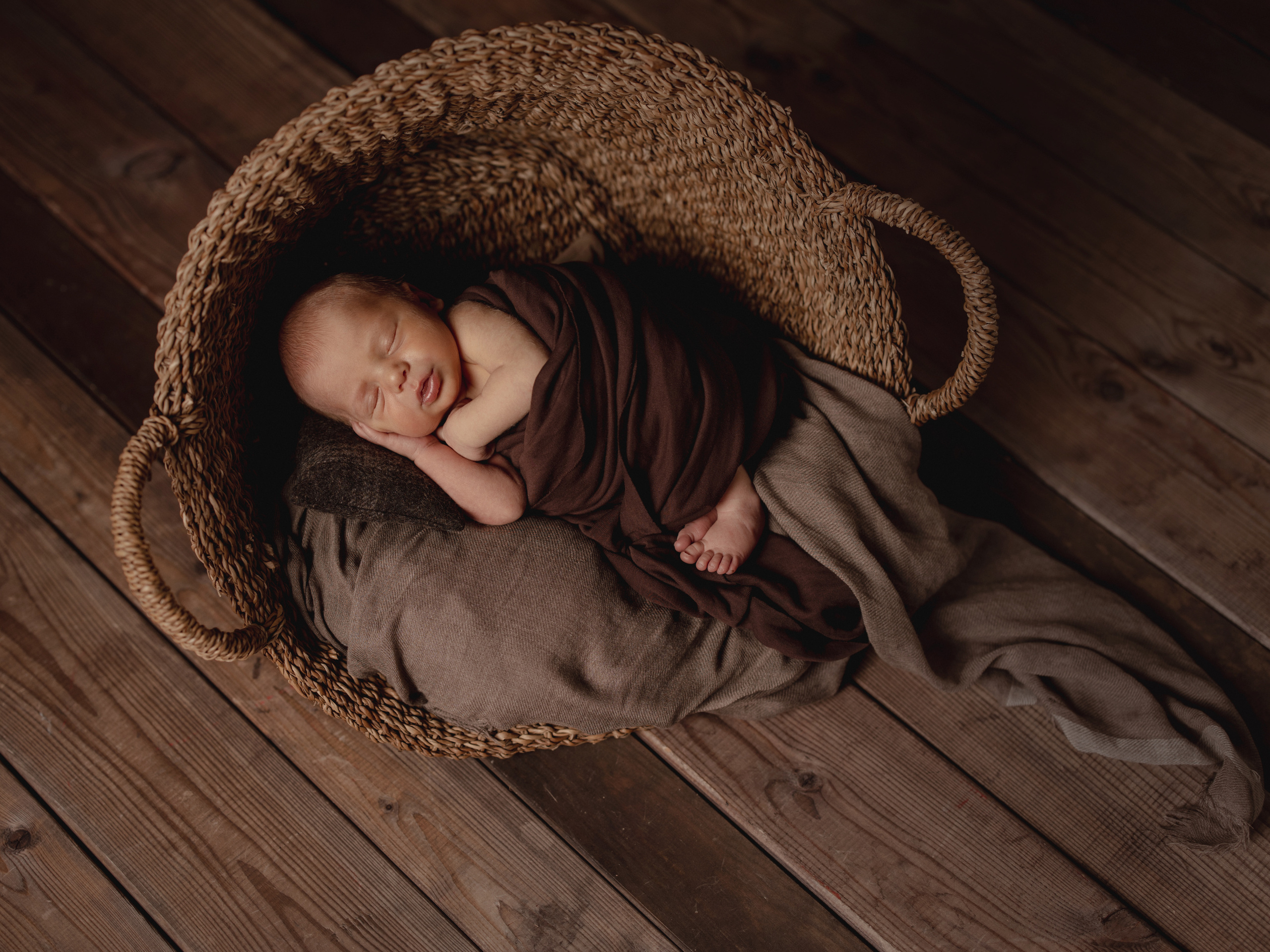 Фотосессия для новорожденного в Екатеринбурге. Фотограф новорожденных Екатеринбург, детский фотограф в Екатеринбурге,