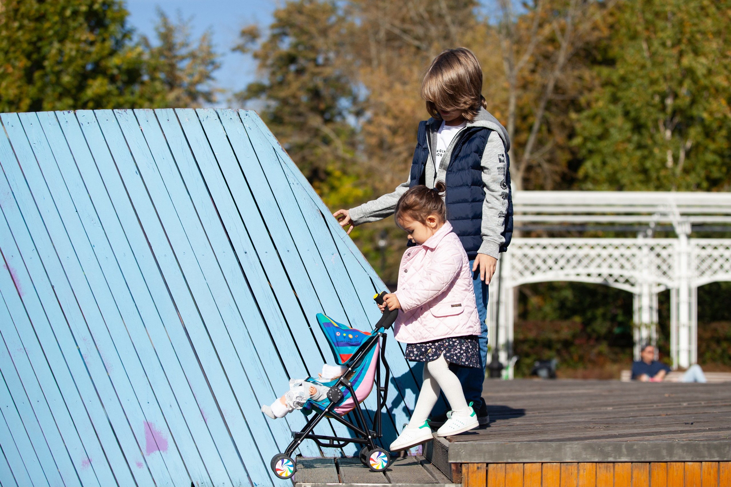 Семейная фотосъемка в саду Баумана. Фотографы в Москве Светлана Устинова и Сергей Грачев