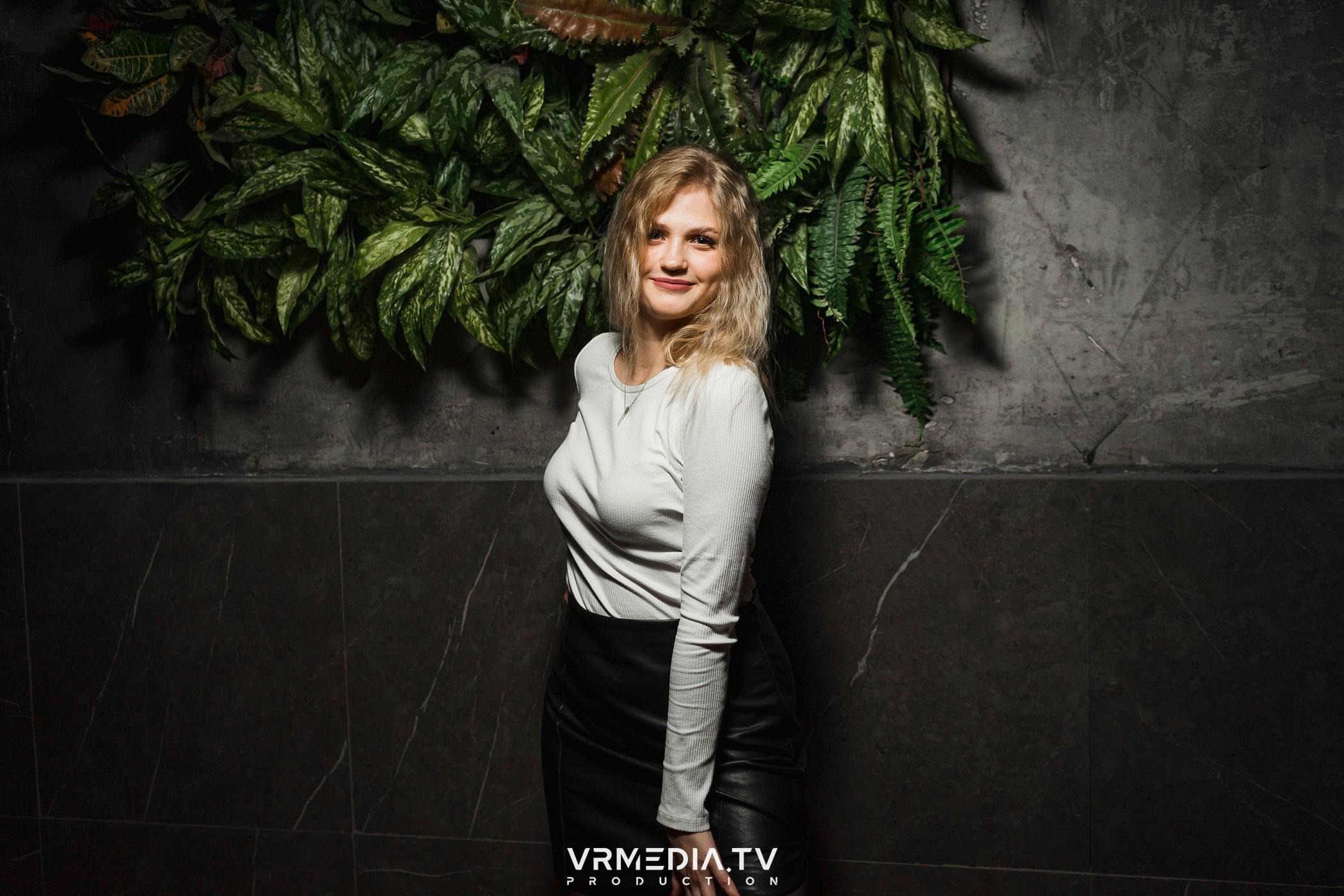 Бумажный дом в баре «Друзья»