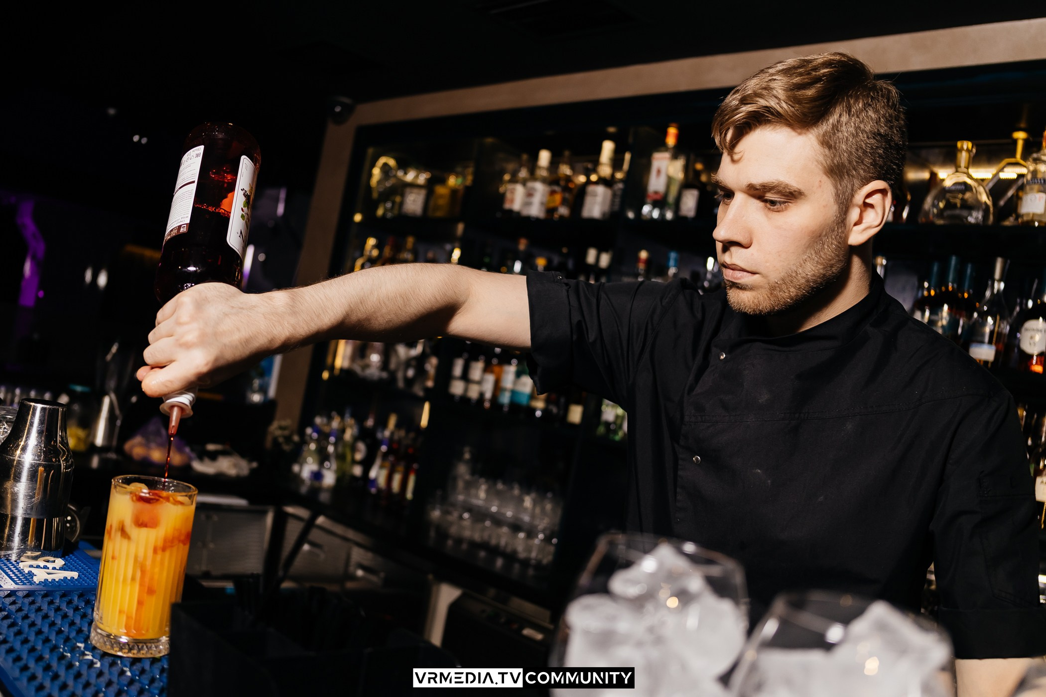 Караоке-бар «Volna»: Сиреневая вечеринка