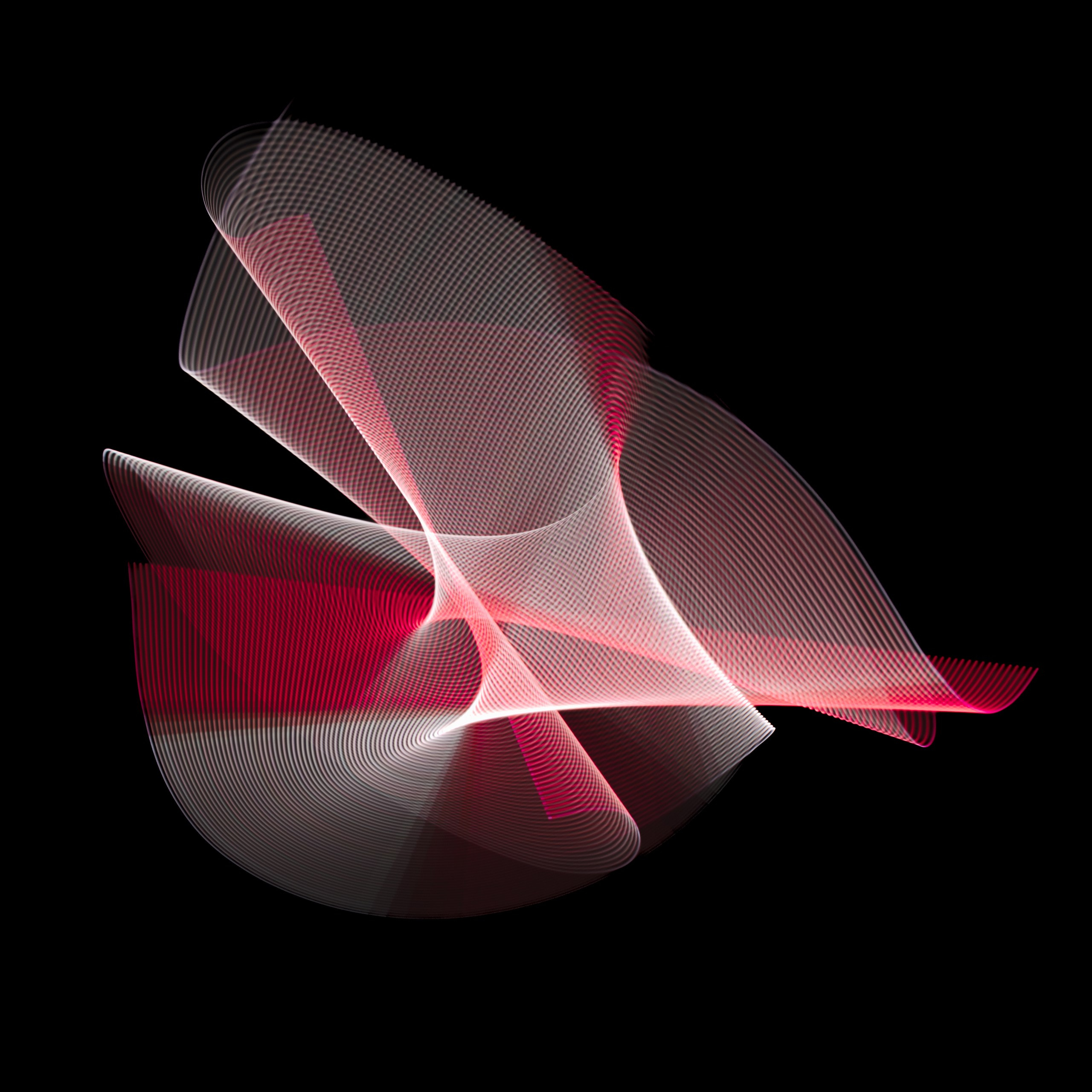 Рисование светом. Скульптуры из воды Сергея Толмачева