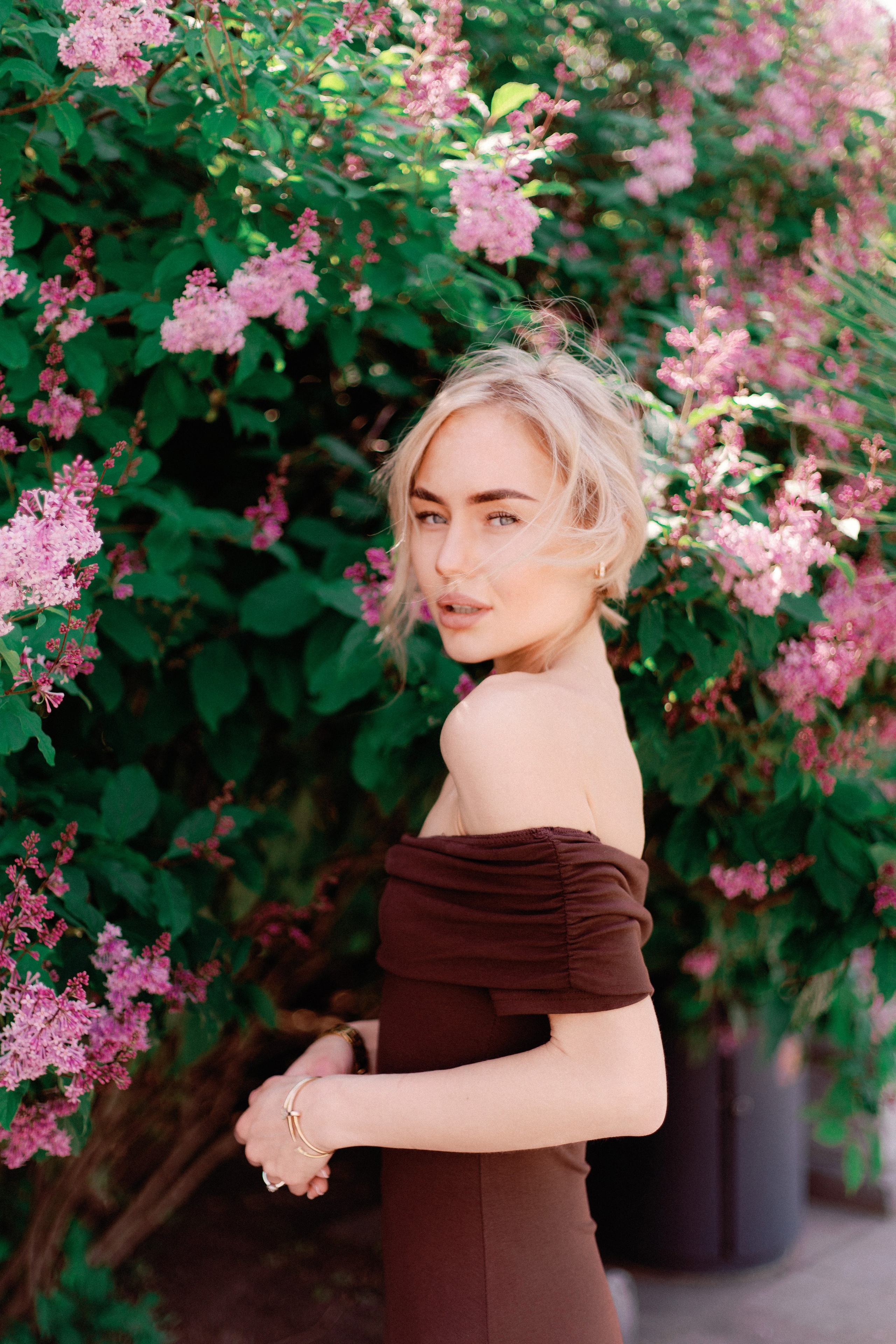 Весеняя лавстори прогулка в парке в Москве, фотограф в Москве