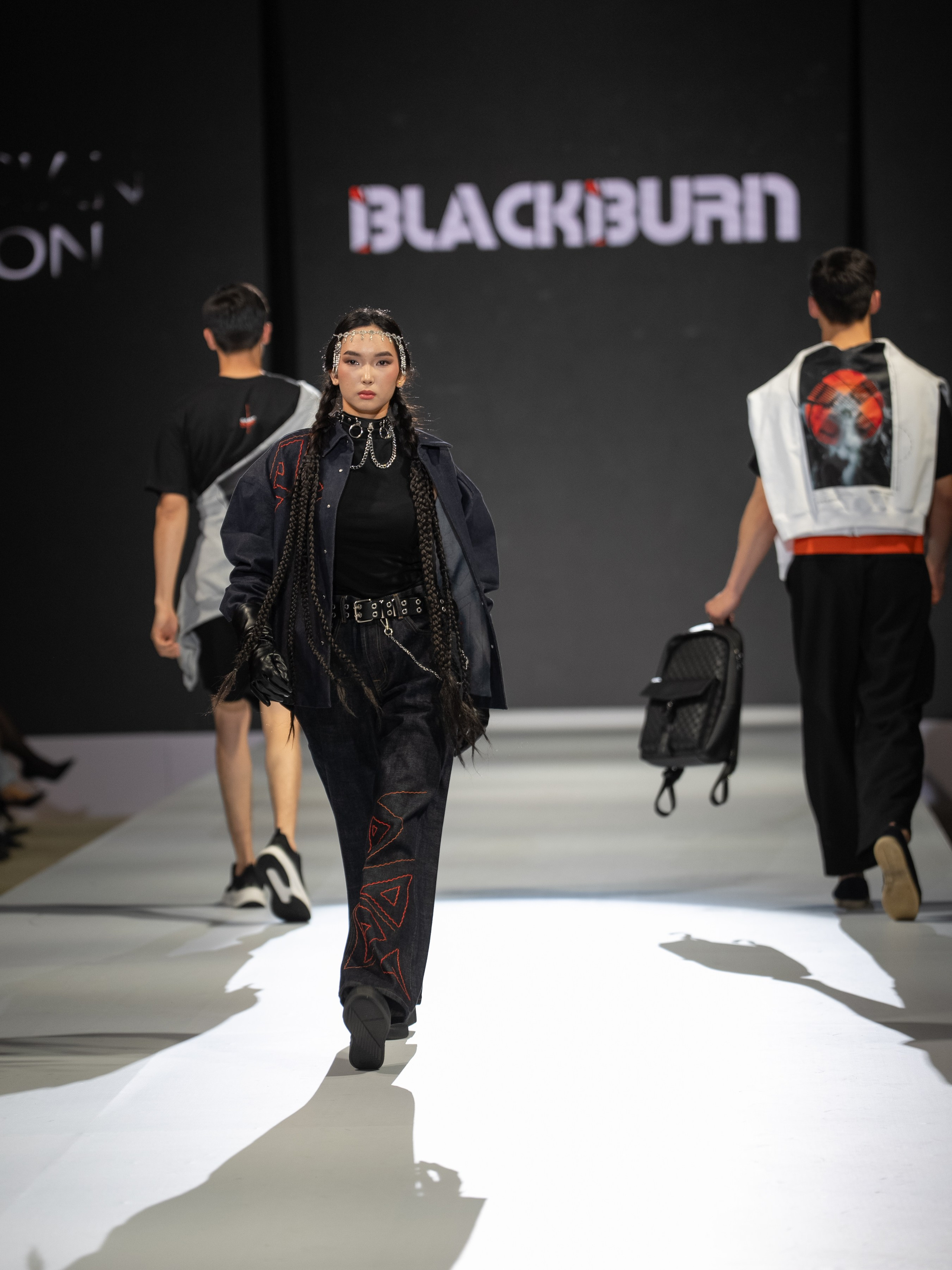 EURASIAN FASHION WEEK BlackBurn. Сайт Алматинского НЮ АРТ, будуар и фэшн фотографа Дениса Карпенко