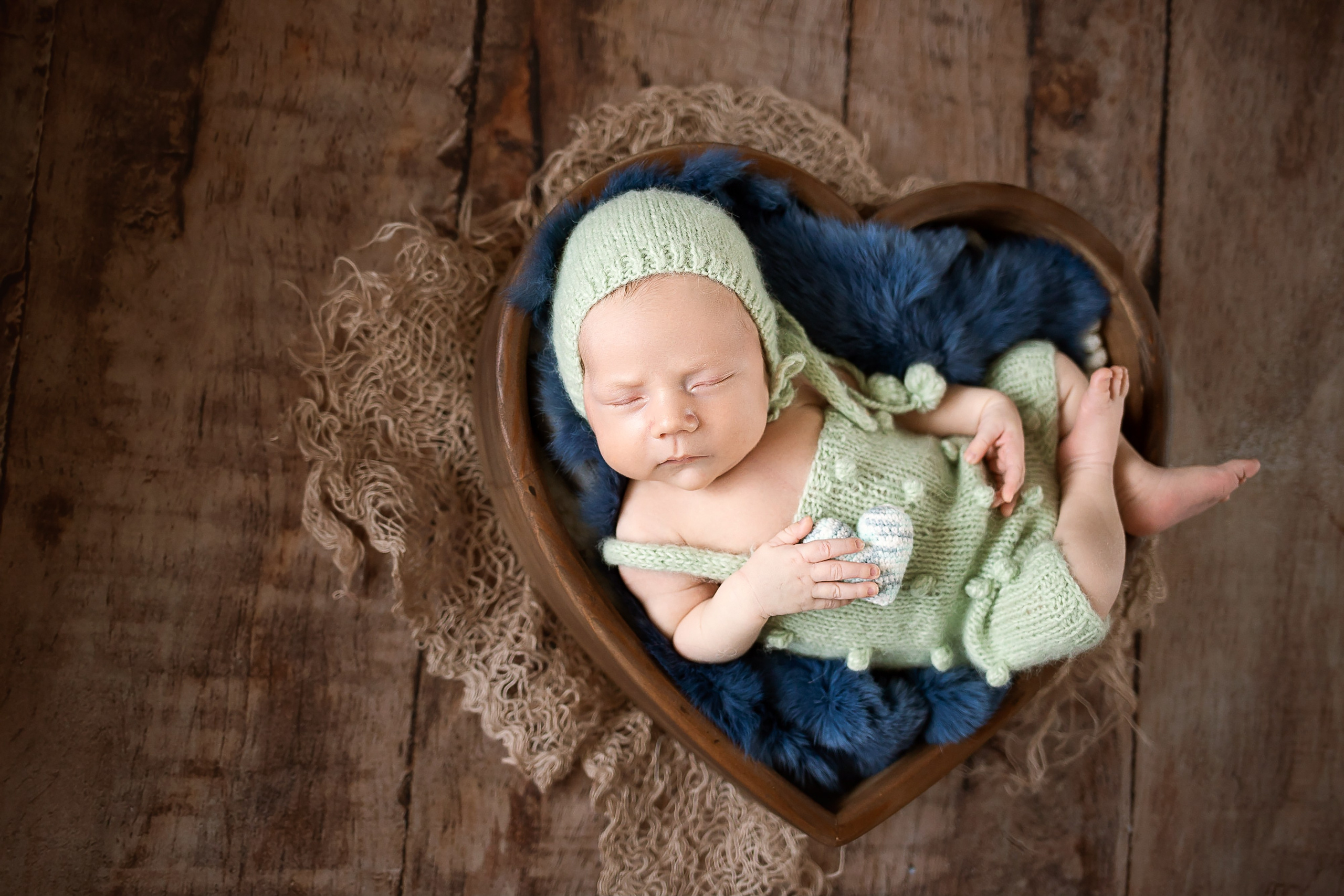 Фотосессия новорожденного. Фотограф новорожденных в Новосибирске